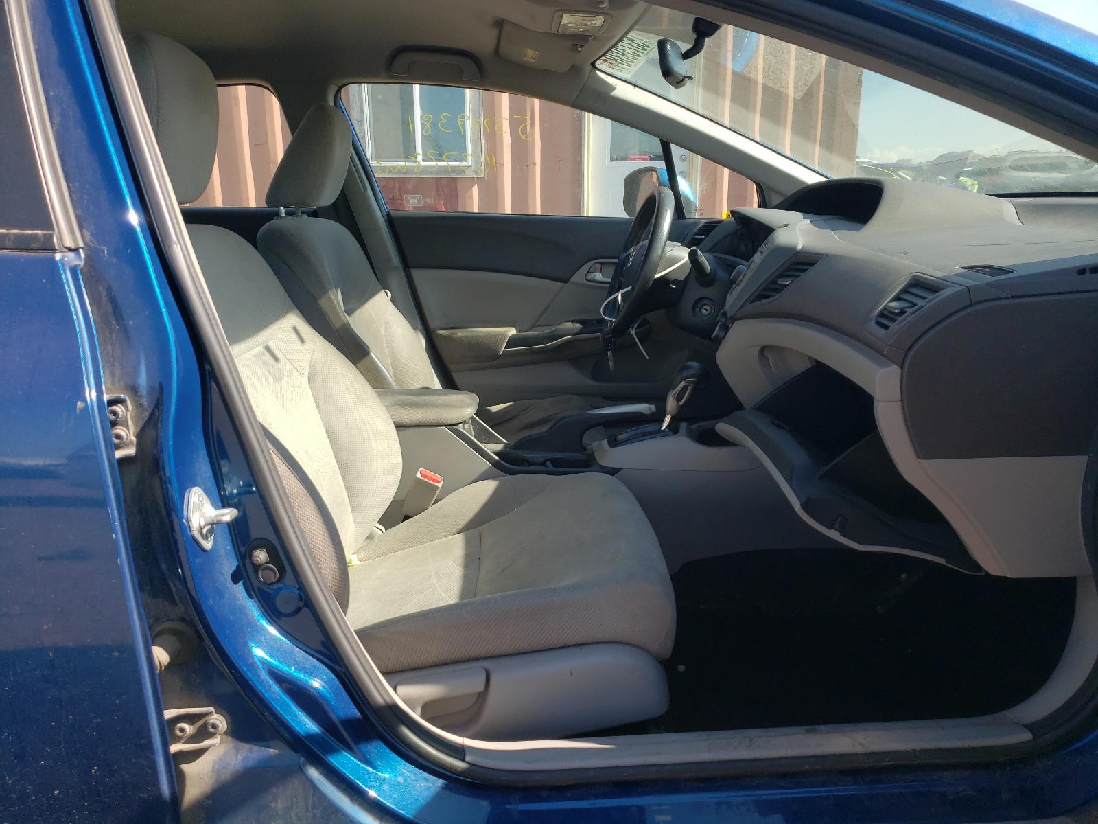 Photo 5 from auction – 2012 HONDA CIVIC LX with VIN 2HGFB2F54CH515152