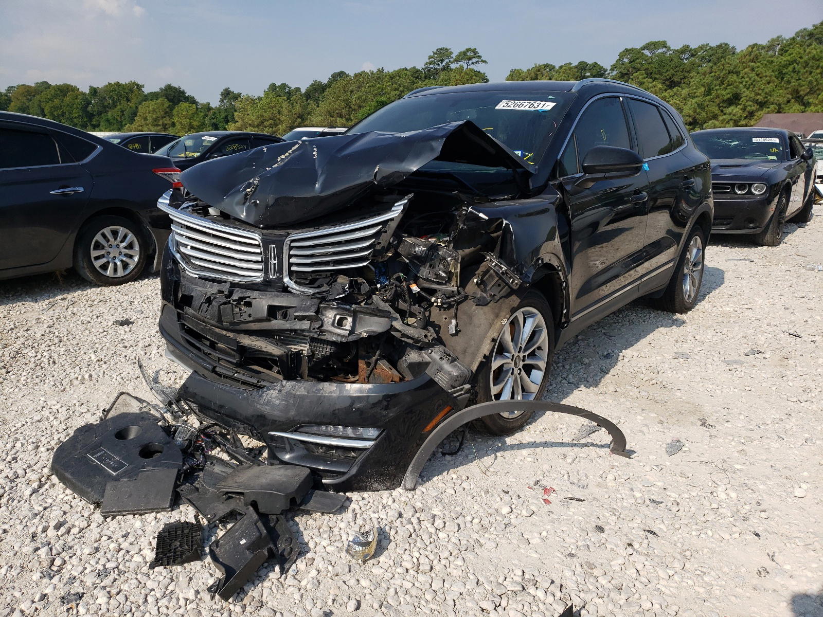 Photo 2 from auction – 2017 LINCOLN MKC SELECT with VIN 5LMCJ2D93HUL47396