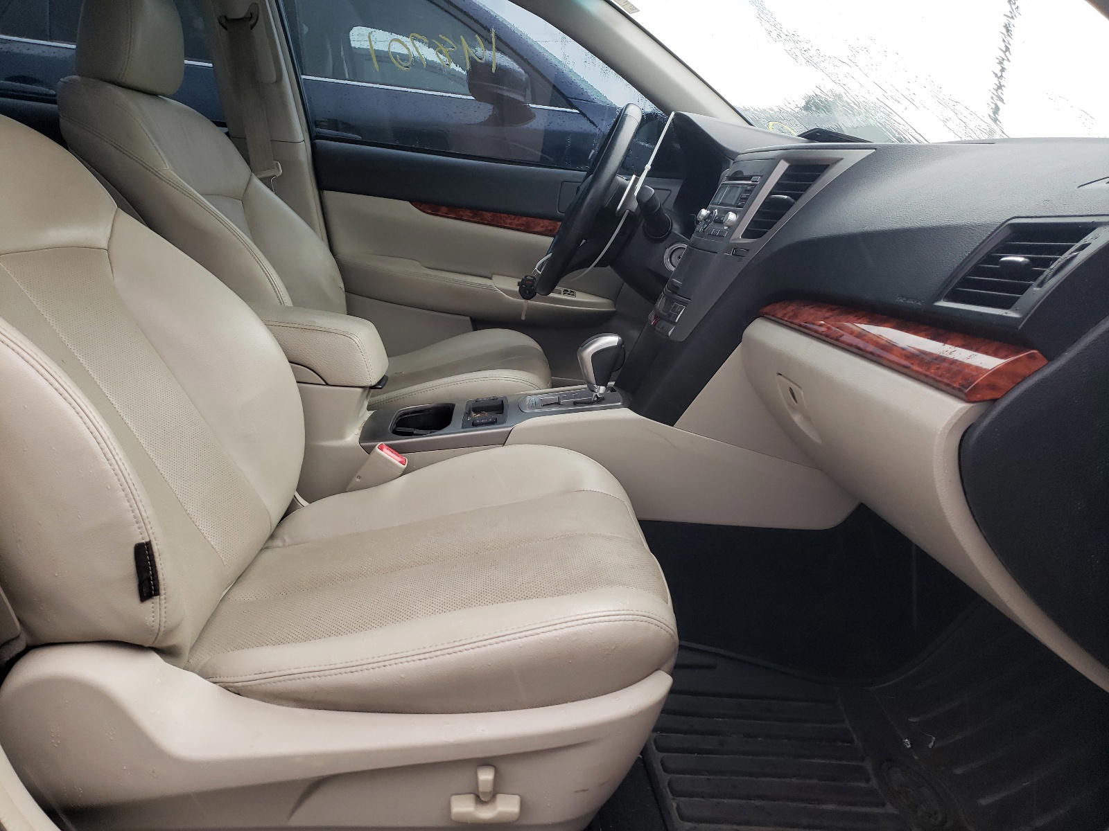 Photo 5 from auction – 2010 SUBARU LEGACY 3.6 with VIN 4S3BMDK6XA2228759