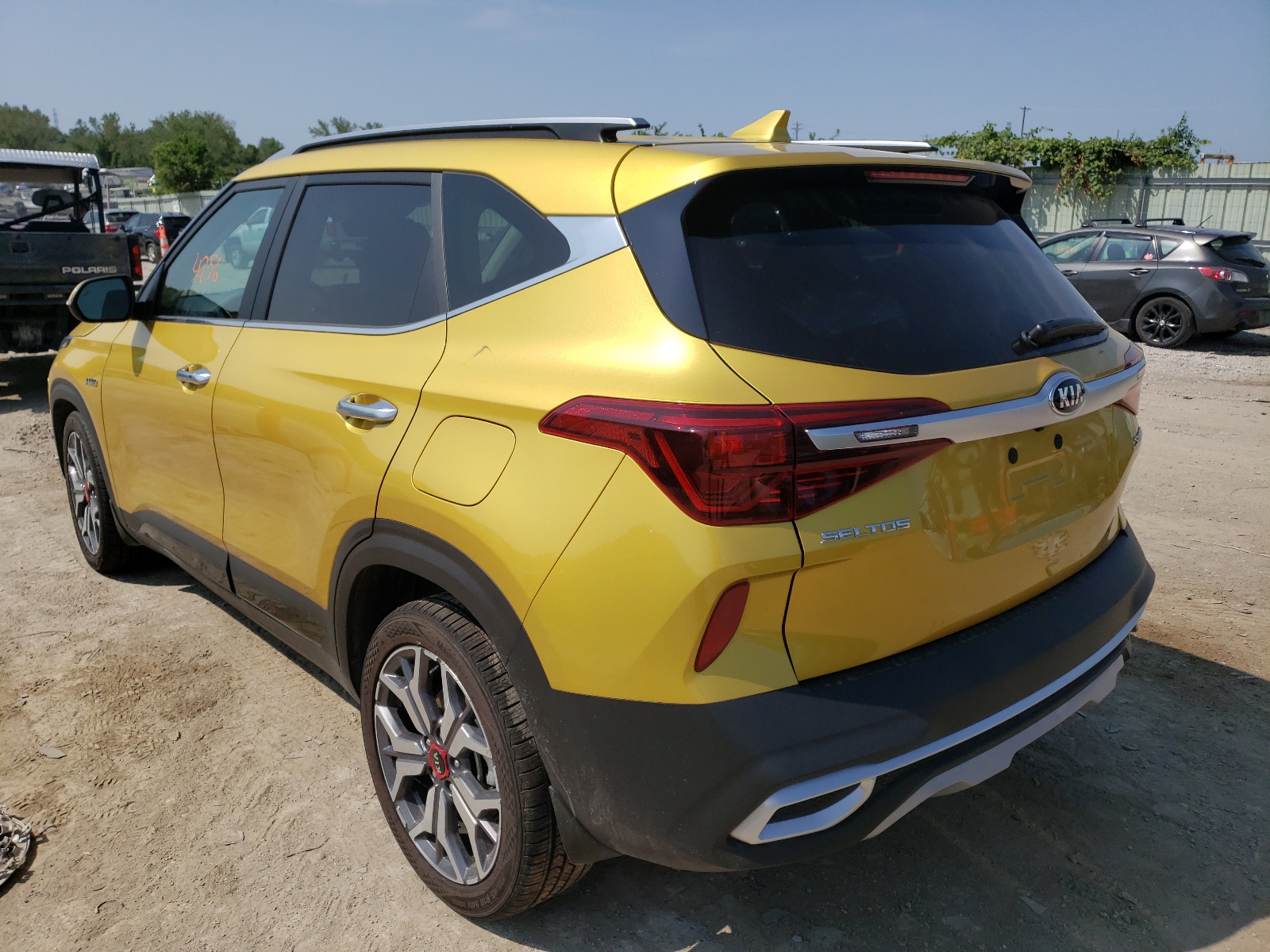 Photo 3 from auction – 2021 KIA SELTOS SX with VIN KNDETCA21M7174896