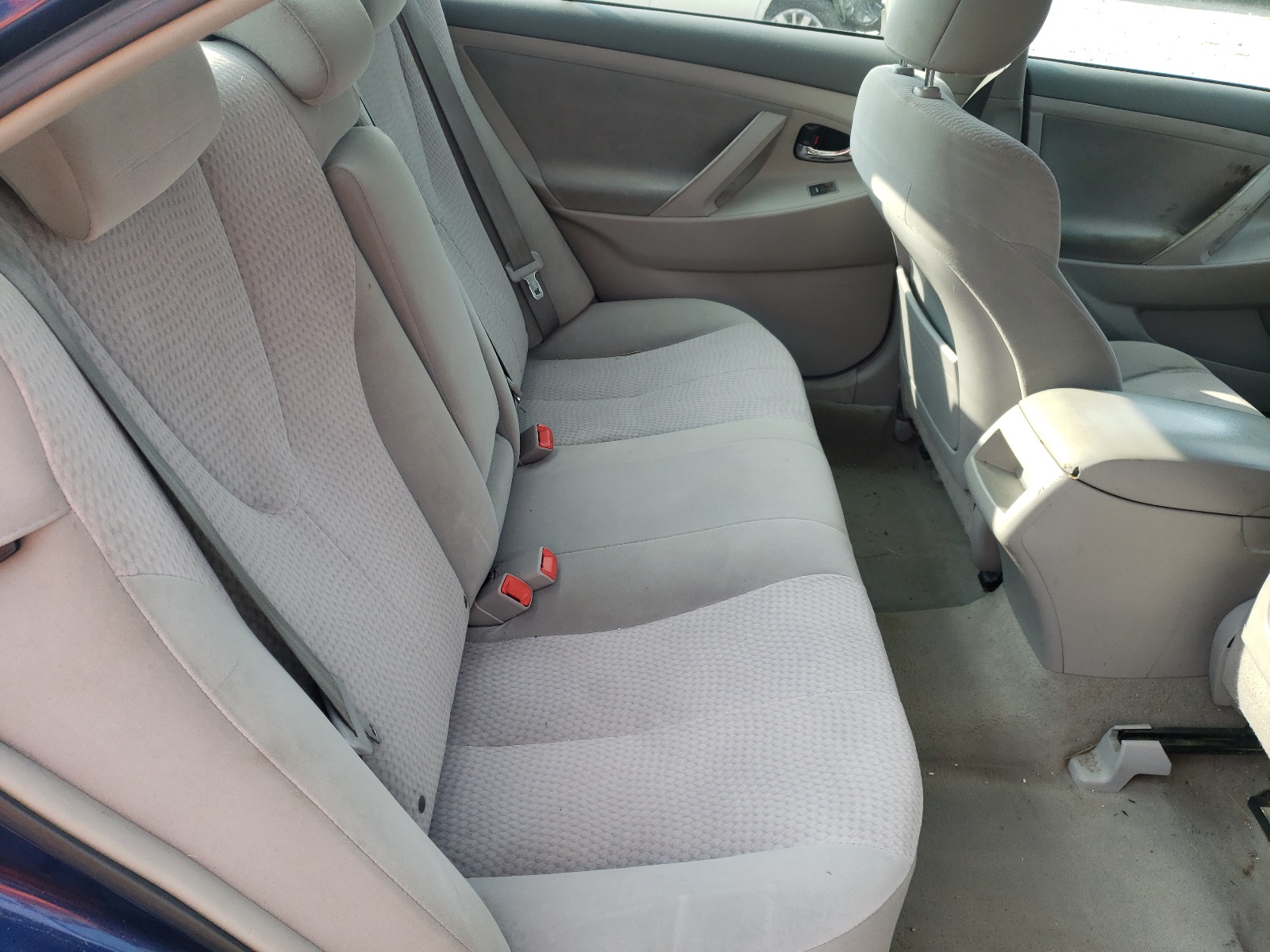 Zdjęcie 6 z aukcji – 2011 TOYOTA CAMRY BASE z VIN 4T1BF3EK1BU715962