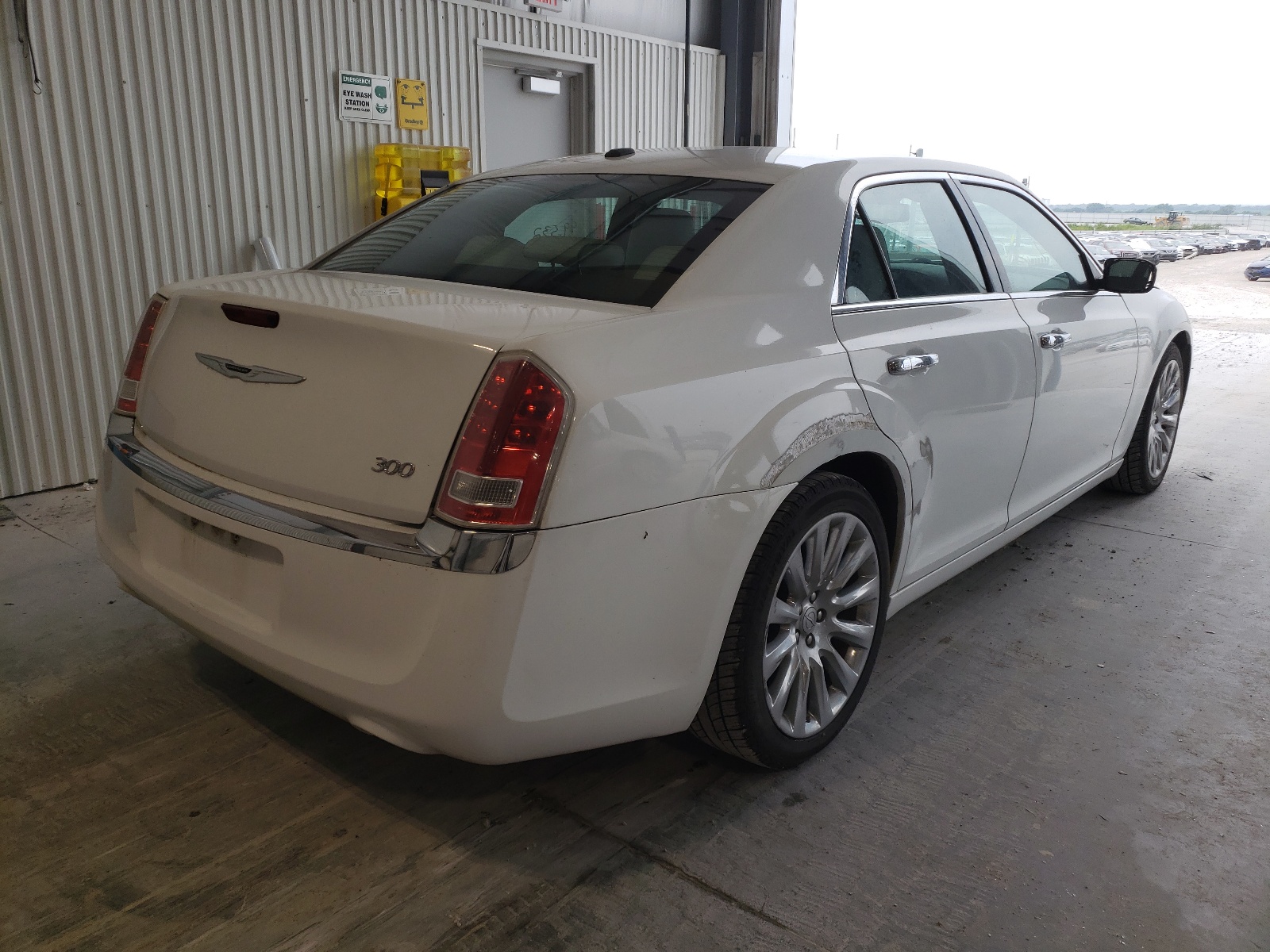 Фото 4 с аукциона – 2014 CHRYSLER 300 с VIN 2C3CCAAG6EH343120