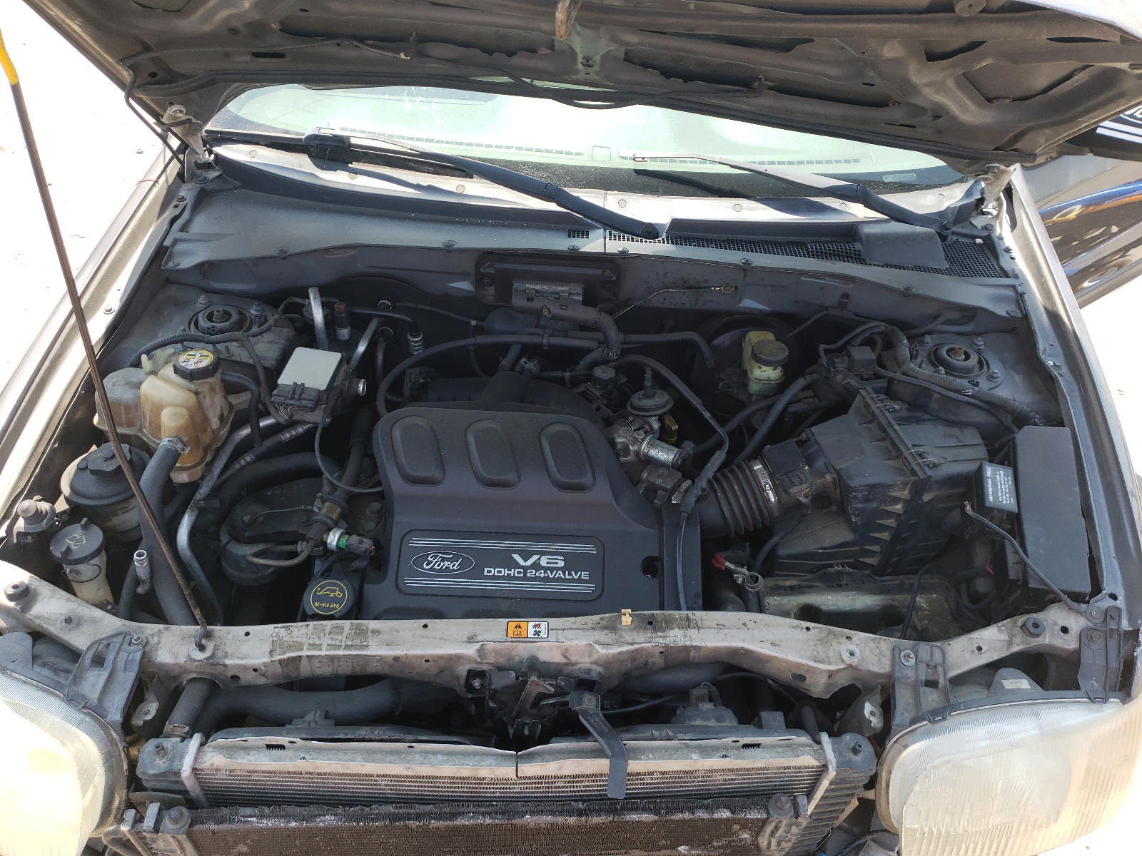 Photo 7 from auction – 2002 FORD ESCAPE XLT with VIN 1FMCU03162KD34543