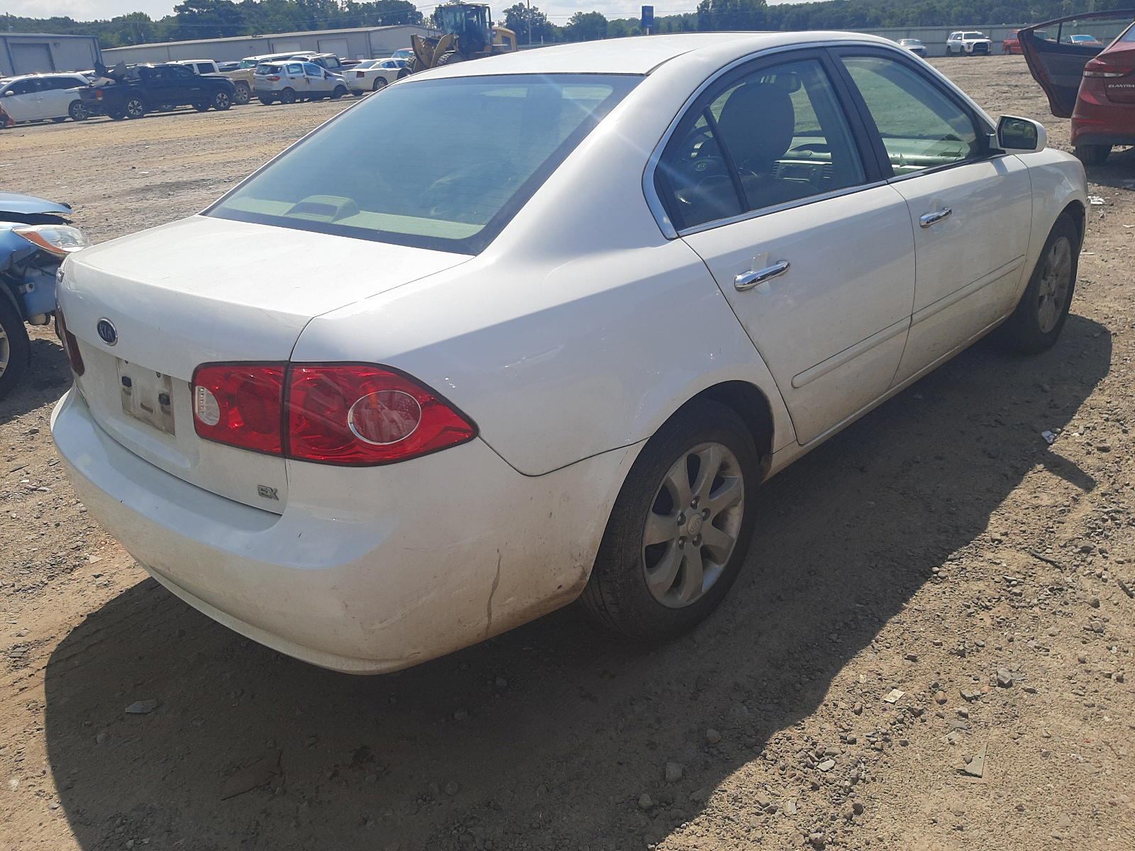 Photo 4 from auction – 2008 KIA OPTIMA LX with VIN KNAGE123285239302