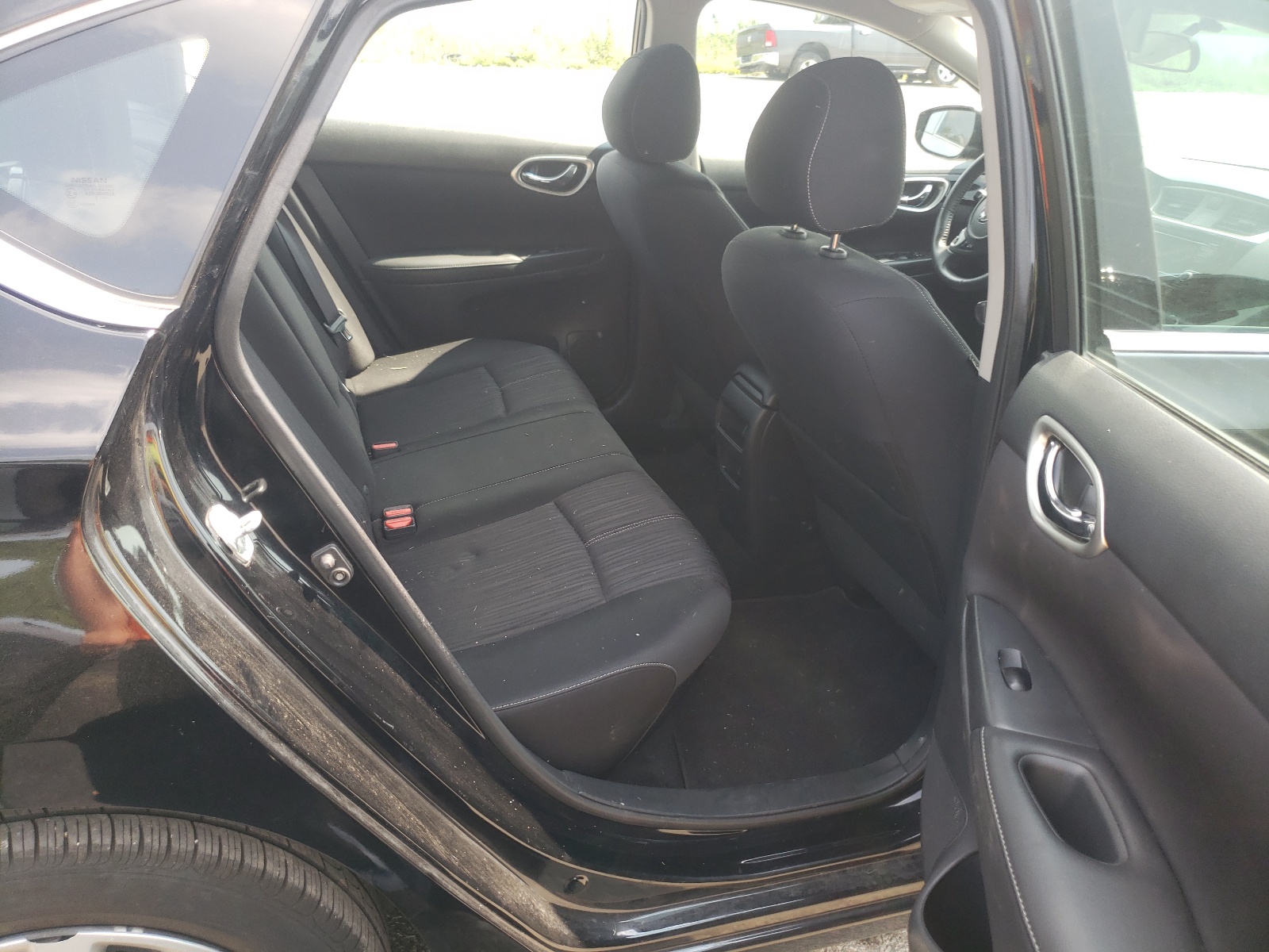 صورة رقم 6 من المزاد - 2017 NISSAN SENTRA S مع VIN 3N1AB7AP3HL640899