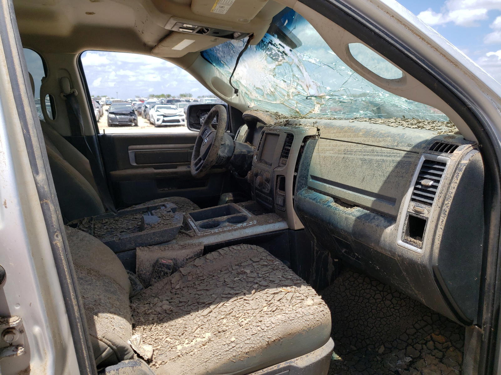 Photo 5 from auction – 2015 RAM 1500 SLT with VIN 1C6RR6GT1FS547461