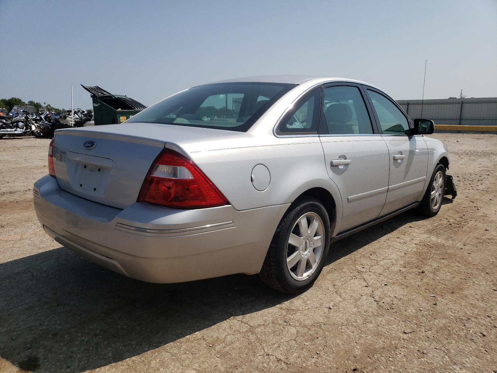 Photo 4 from auction – 2005 FORD FIVE HUNDR with VIN 1FAFP23155G117583