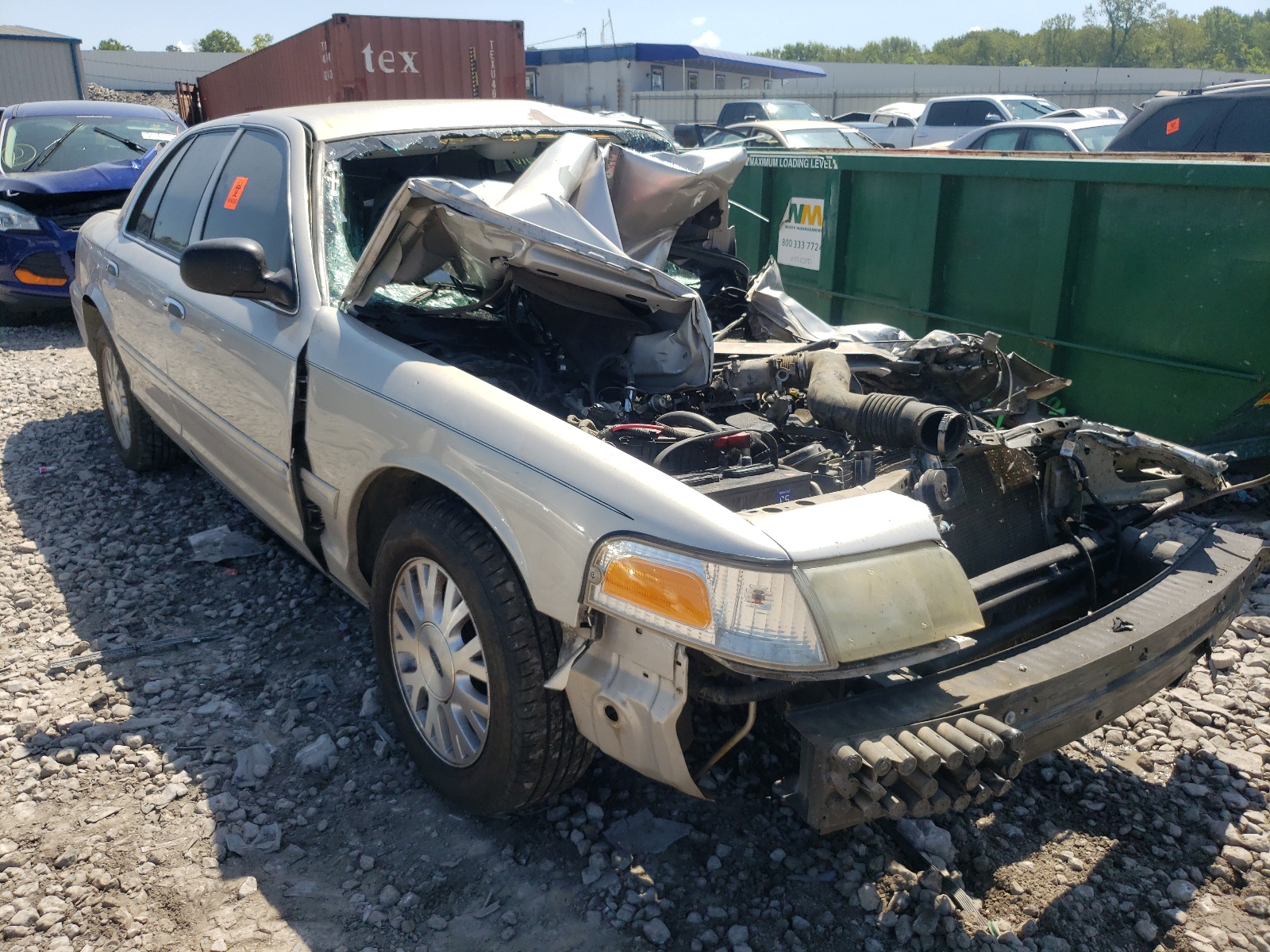FORD CROWN VICT 2004 with VIN 2FAFP74W24X151190 - Photo from auction