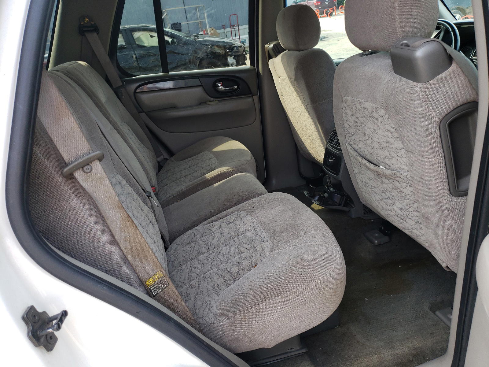 Photo 6 from auction – 2004 GMC ENVOY with VIN 1GKDT13SX42154063