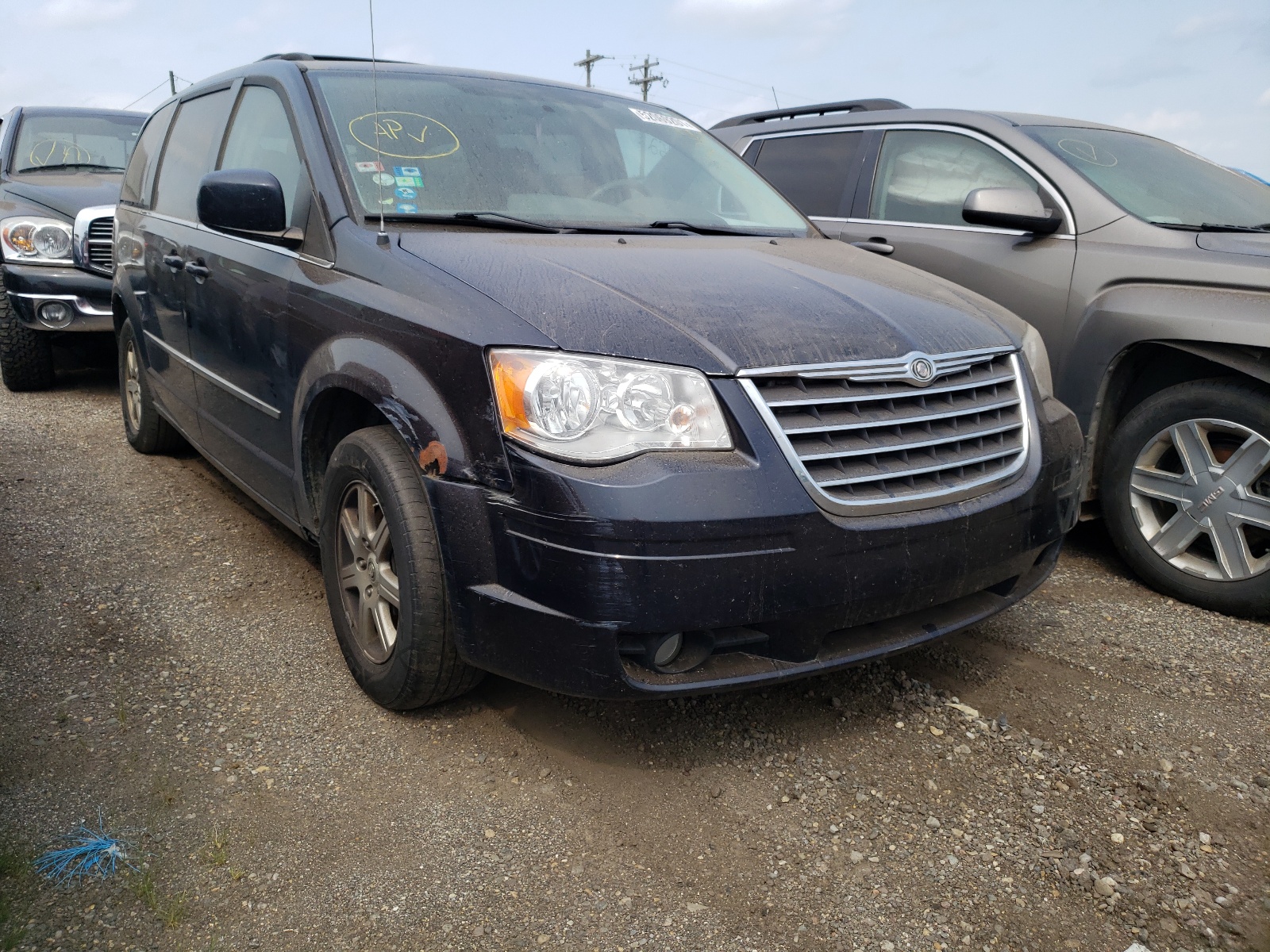 Photo 1 from auction – 2010 CHRYSLER TOWN & COU with VIN 2A4RR5D1XAR392032