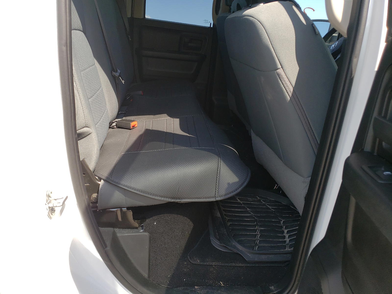Photo 6 from auction – 2019 RAM 1500 CLASS with VIN 1C6RR7FT6KS708405