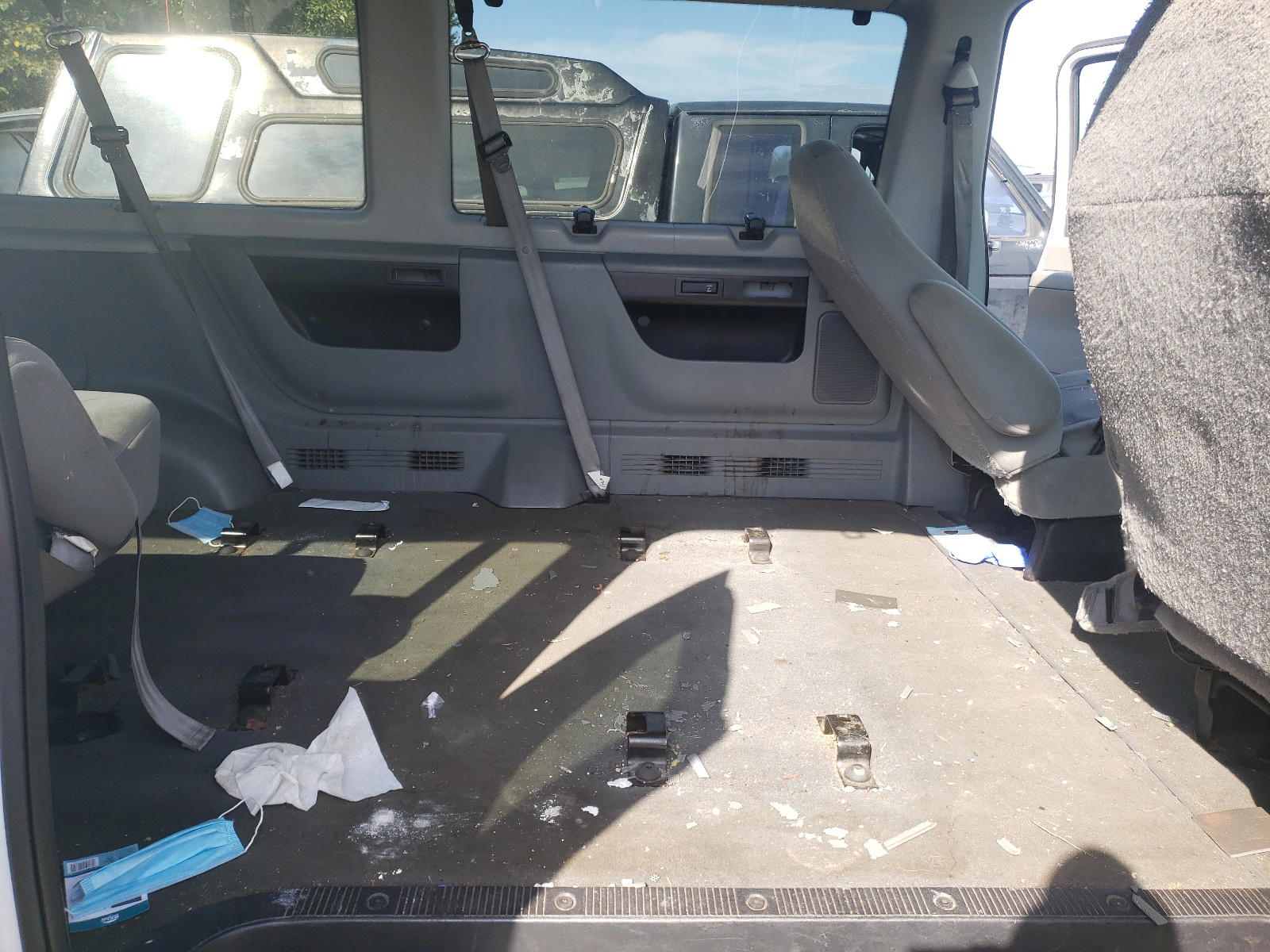 Photo 6 from auction – 2006 FORD ECONOLINE with VIN 1FBNE31L96DB32357