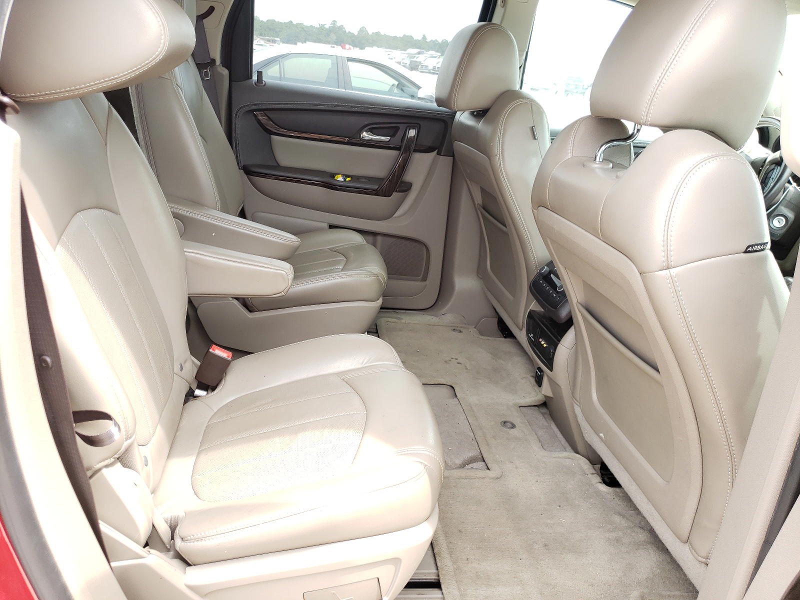 Photo 6 from auction – 2014 GMC ACADIA DEN with VIN 1GKKRTKD5EJ176872