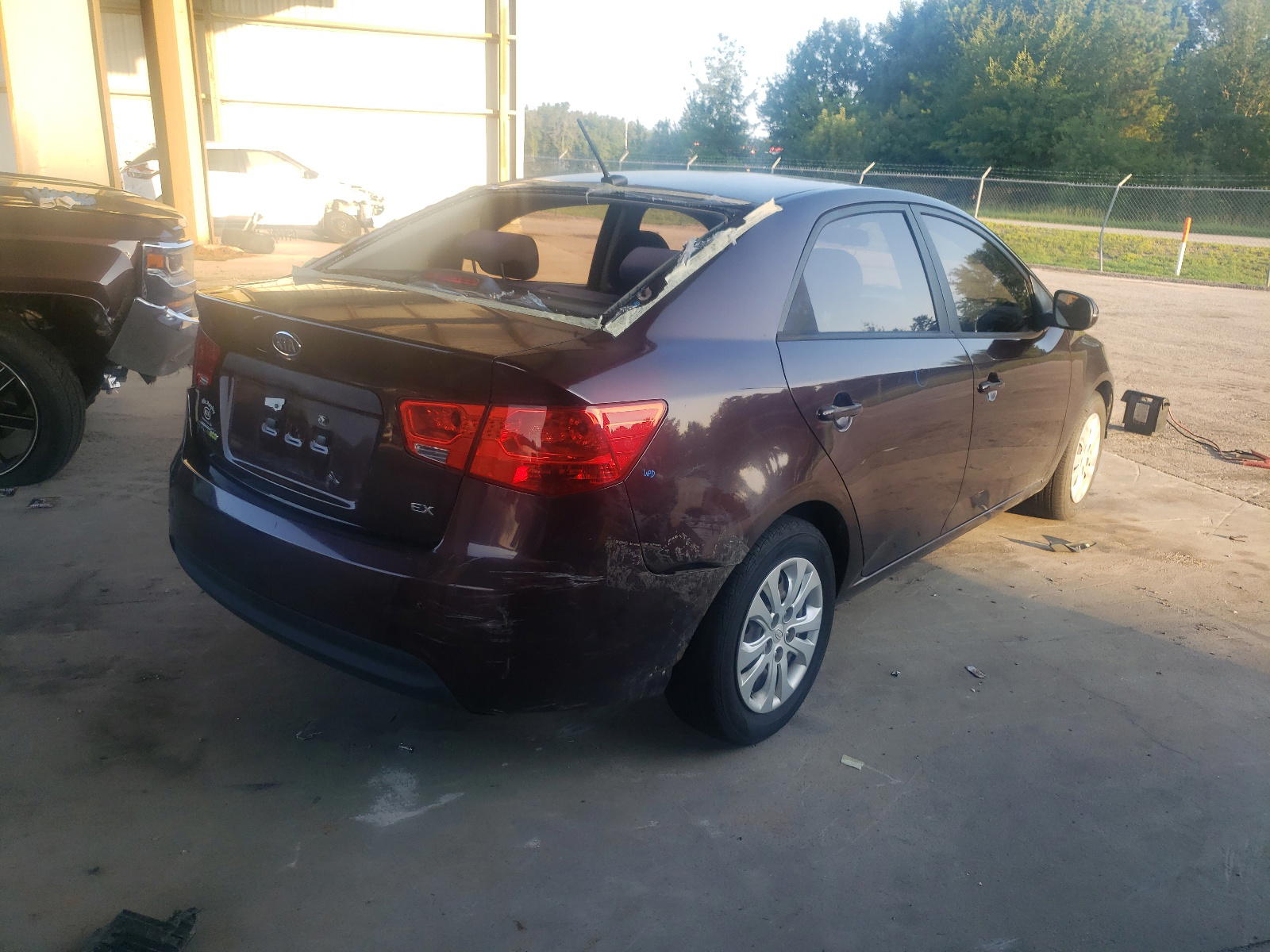 Photo 4 from auction – 2011 KIA FORTE EX with VIN KNAFU4A21B5463595