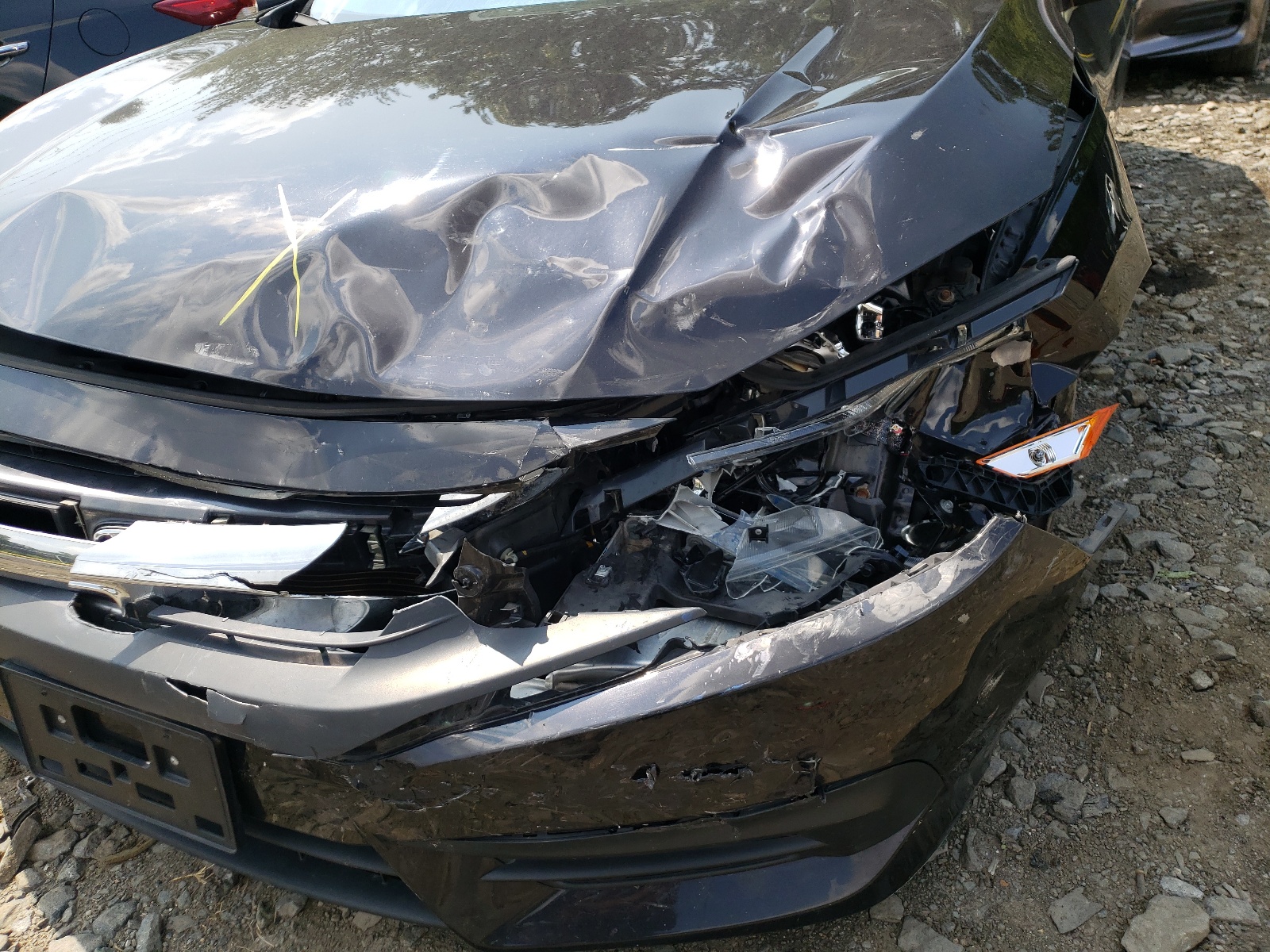 Photo 9 from auction – 2018 HONDA CIVIC LX with VIN 2HGFC2F56JH505507