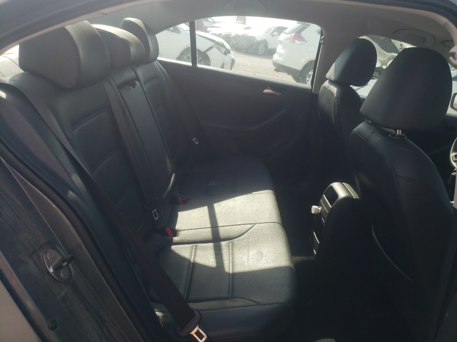 Photo 6 from auction – 2011 VOLKSWAGEN JETTA SE with VIN 3VWDZ7AJ2BM021453