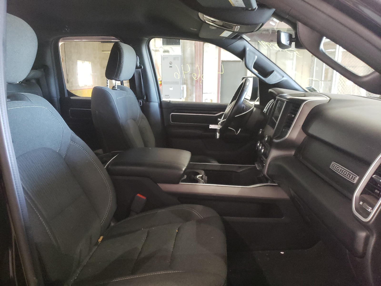 Photo 5 from auction – 2020 RAM 1500 BIG H with VIN 1C6RRFBG3LN309258