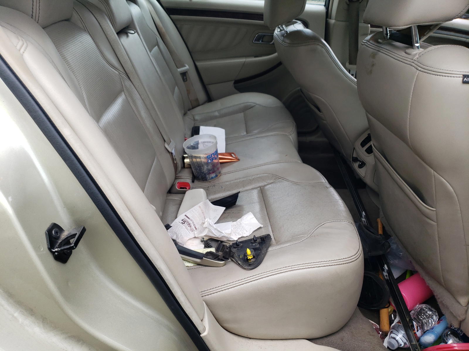 Photo 6 from auction – 2011 FORD TAURUS LIM with VIN 1FAHP2FW7BG131044