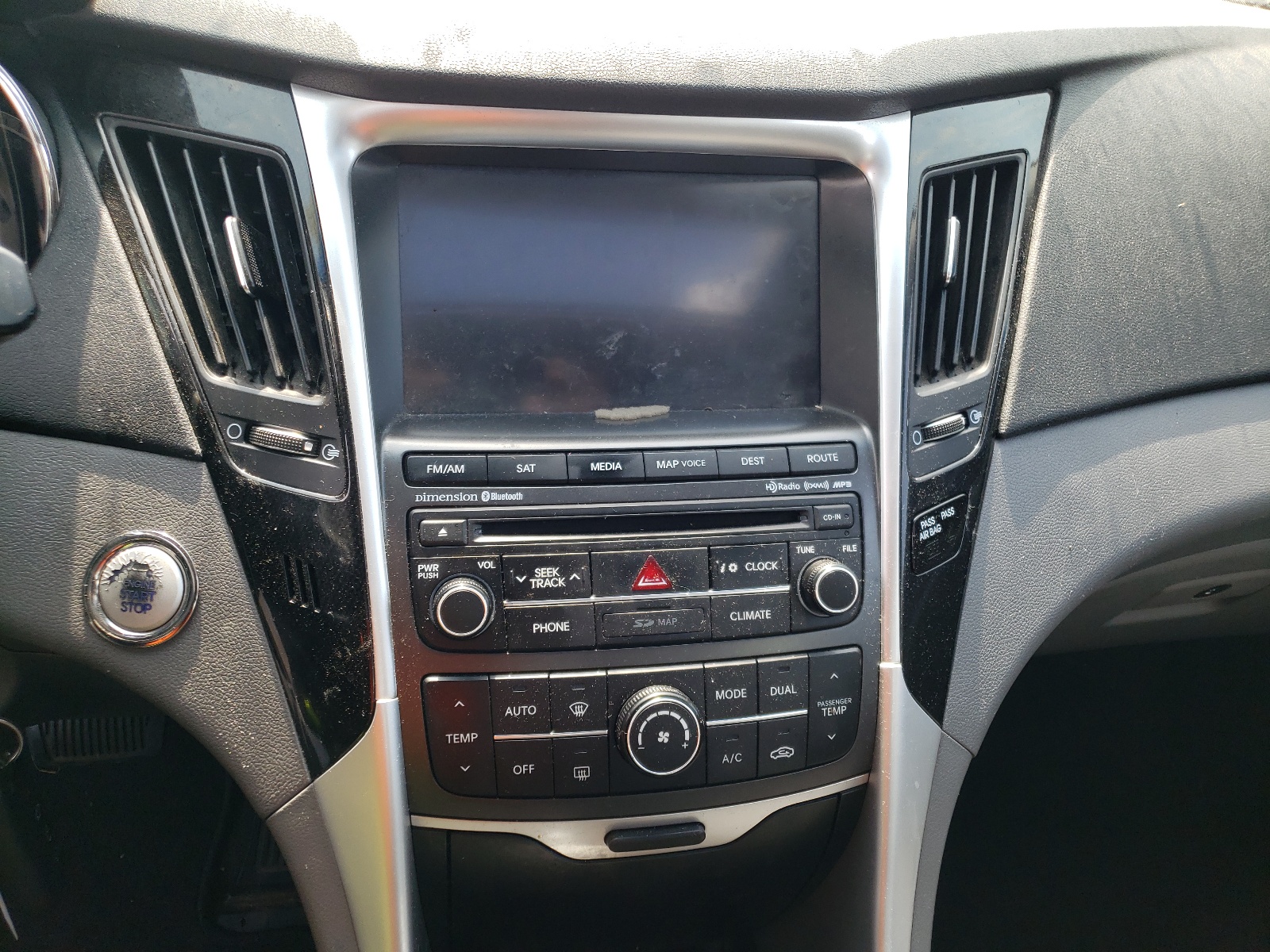 Photo 9 from auction – 2014 HYUNDAI SONATA SE with VIN 5NPEC4AC4EH918597