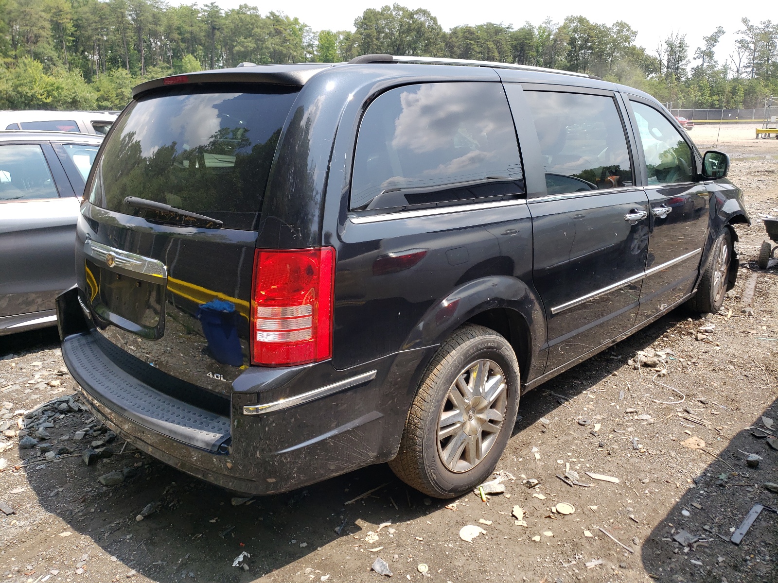Photo 4 from auction – 2008 CHRYSLER TOWN & COU with VIN 2A8HR64X48R632111