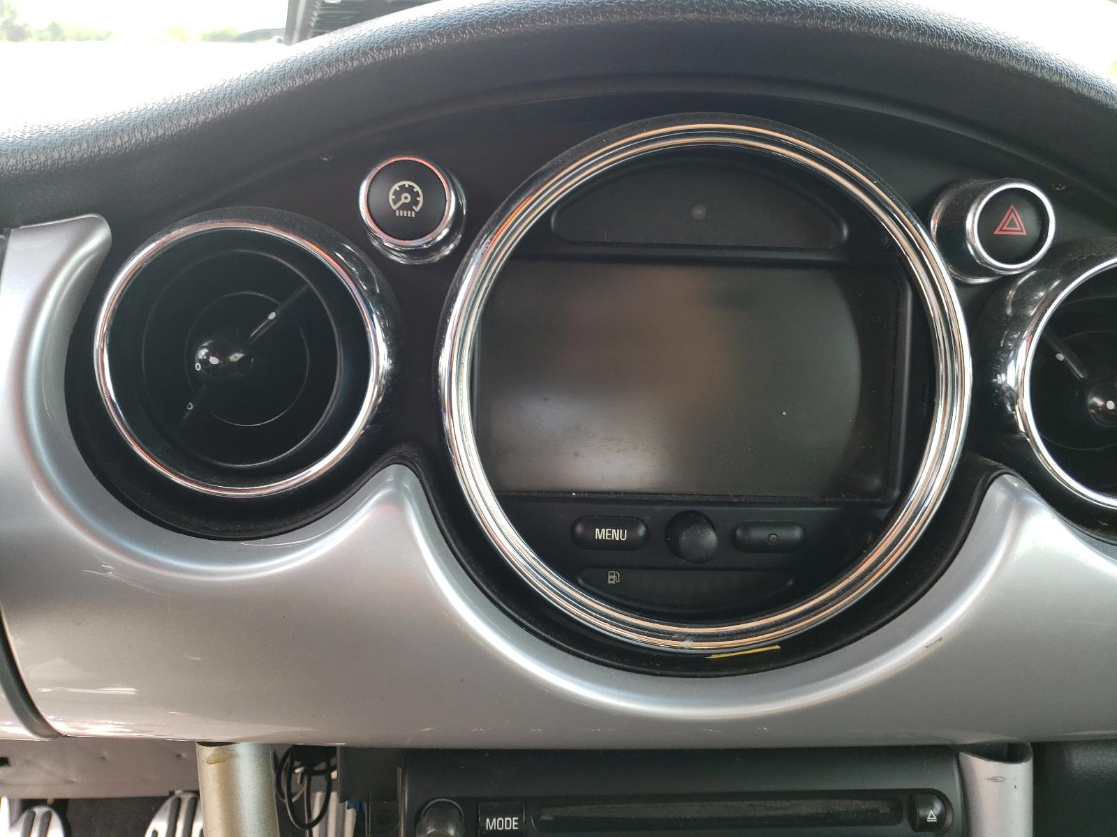 Photo 8 from auction – 2005 MINI COOPER S with VIN WMWRH33535TF85557