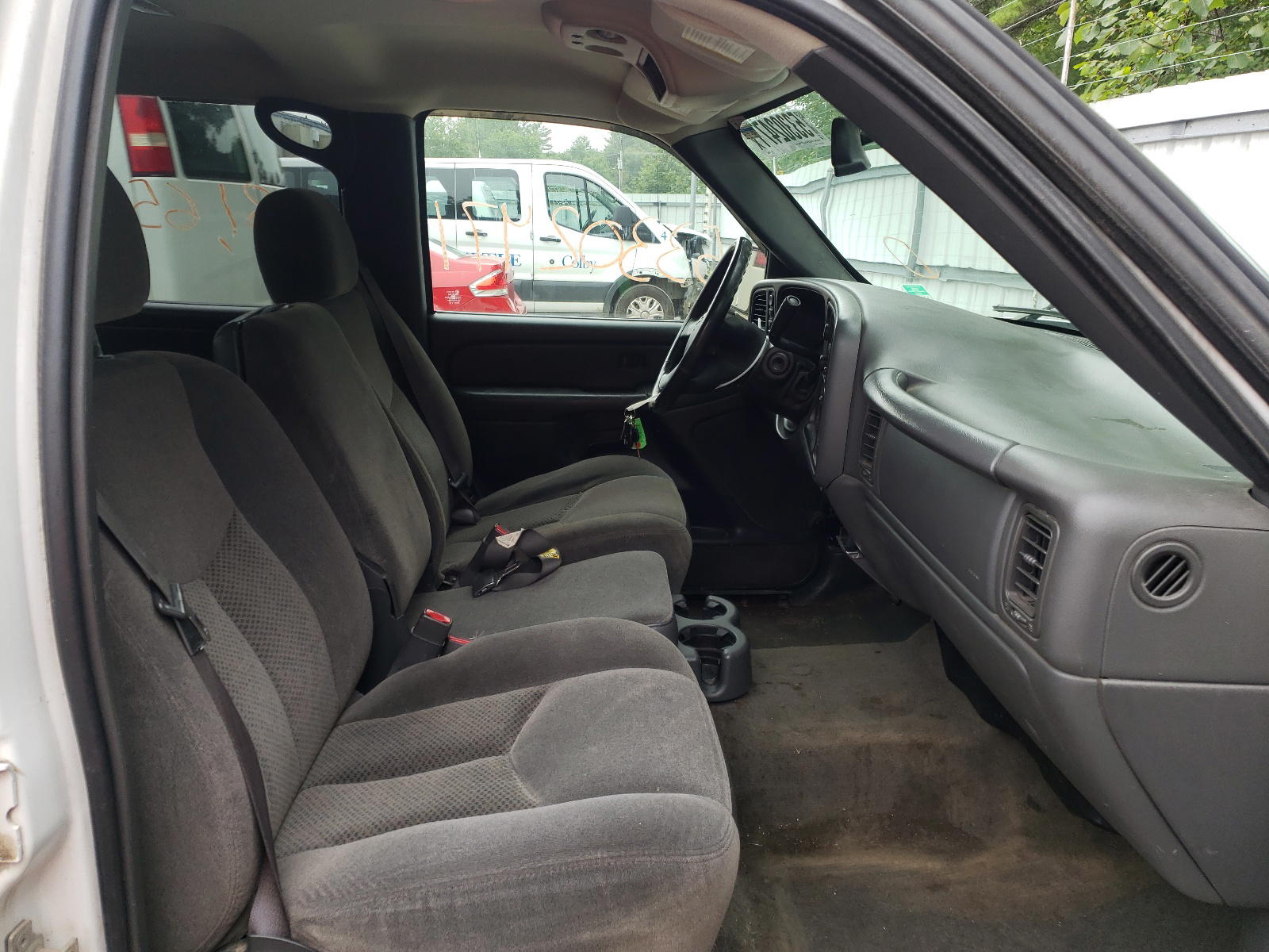 Photo 5 from auction – 2005 CHEVROLET SILVERADO with VIN 2GCEK13T651355844