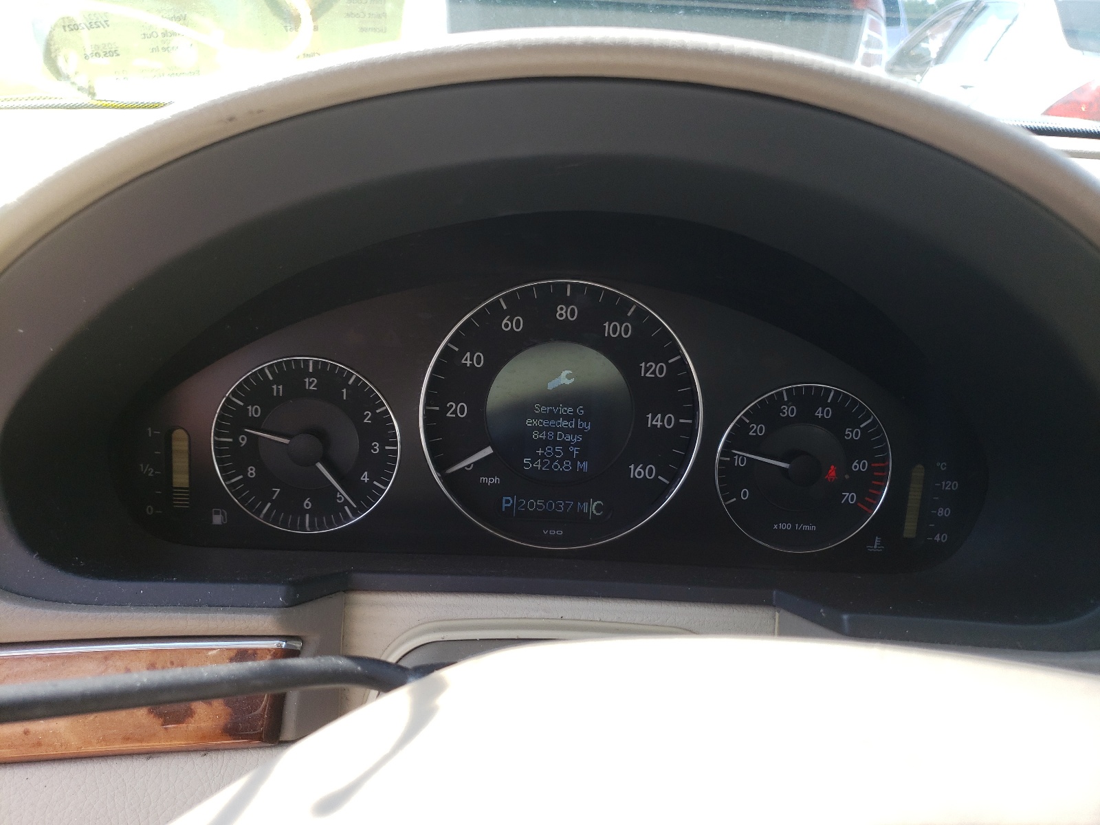 Photo 8 from auction – 2005 MERCEDES-BENZ E 320 with VIN WDBUF65J55A638040
