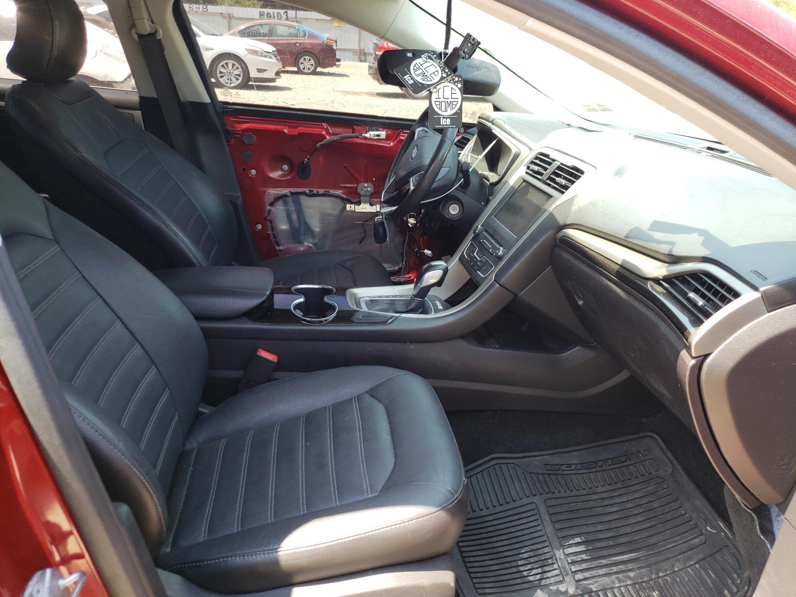 Photo 5 from auction – 2016 FORD FUSION SE with VIN 3FA6P0HDXGR128730