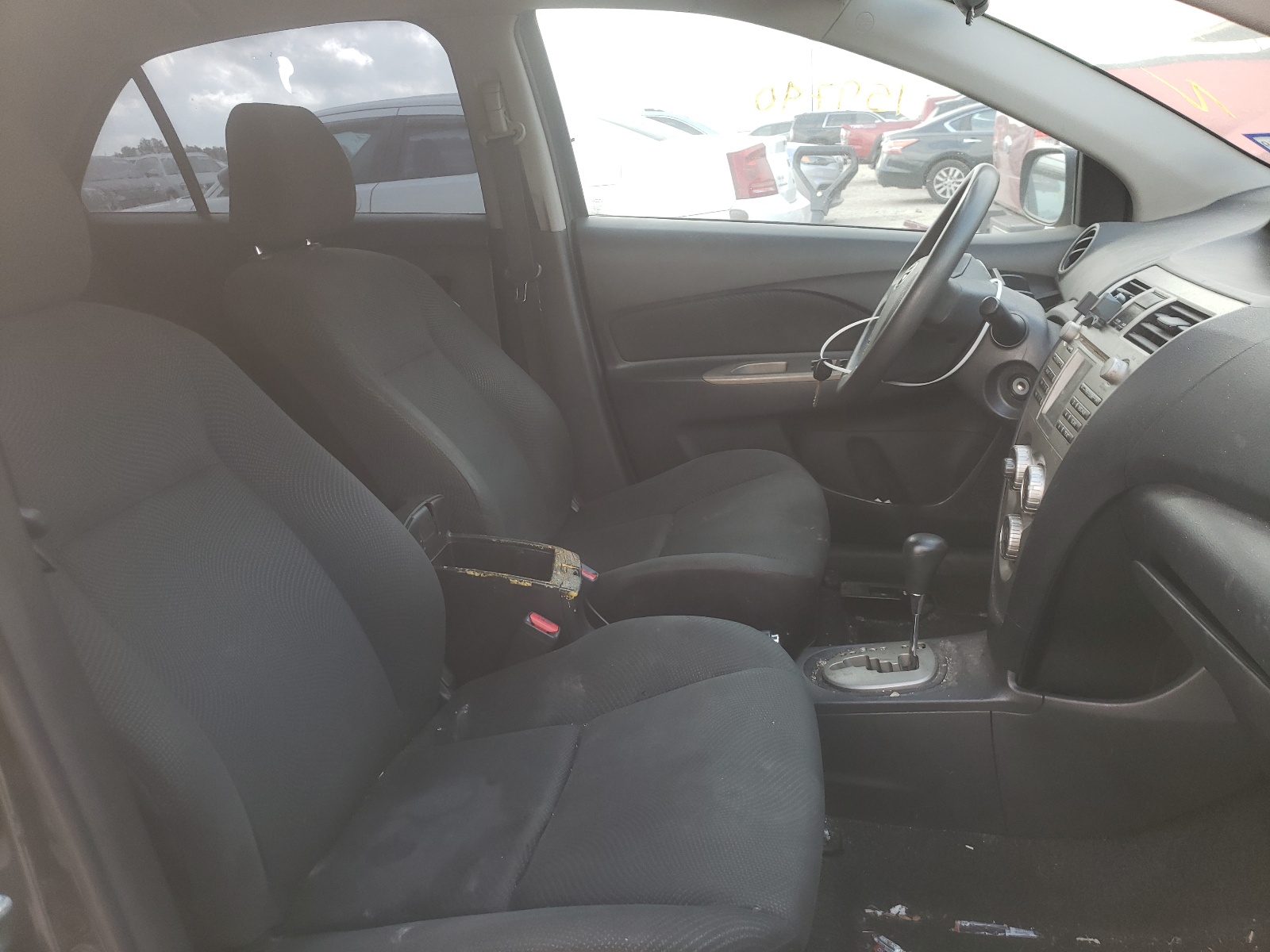 Photo 5 from auction – 2010 TOYOTA YARIS with VIN JTDBT4K34A1376162