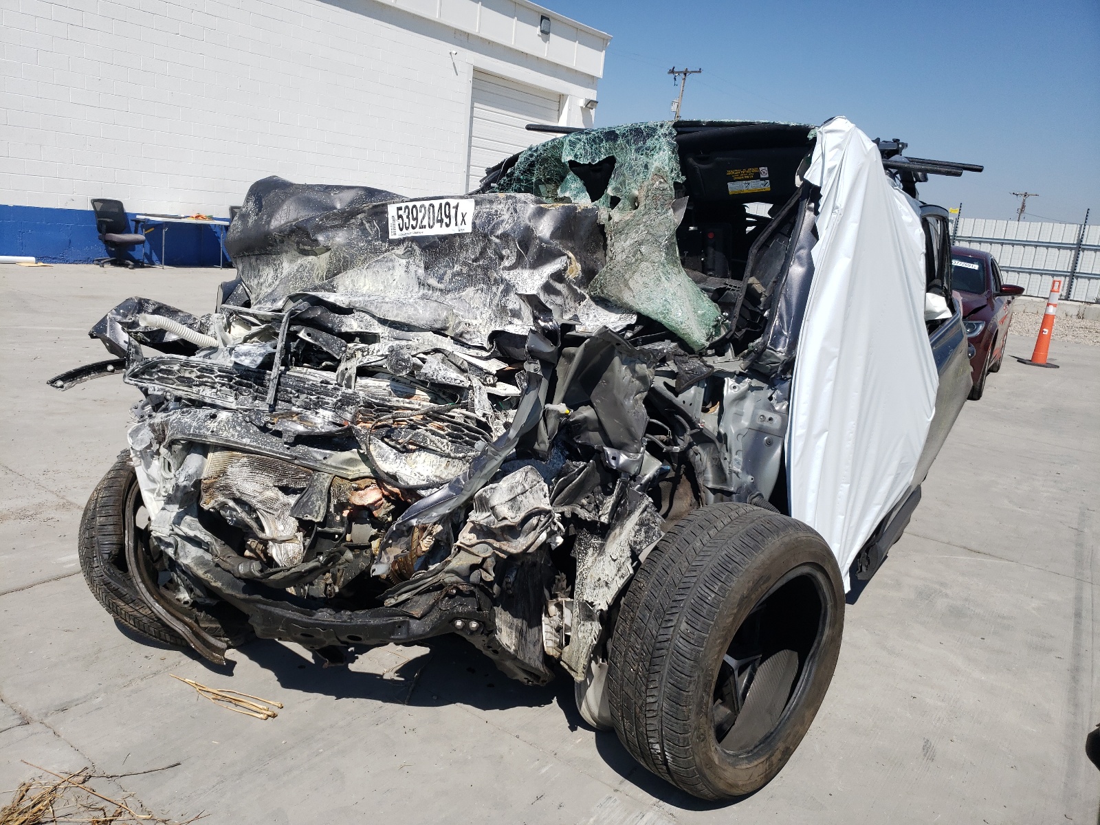 Photo 2 from auction – 2018 TOYOTA RAV4 SE with VIN JTMJFREV1JJ216480