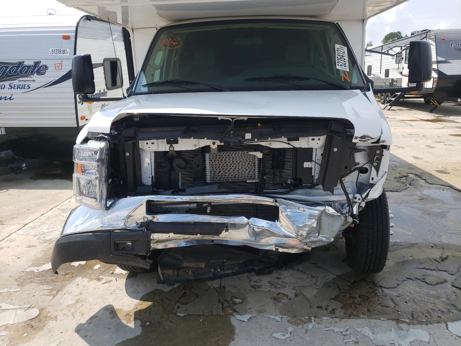 Photo 9 from auction – 2019 WILDWOOD GEORGETOWN with VIN 1FDXE4FS4JDC28444