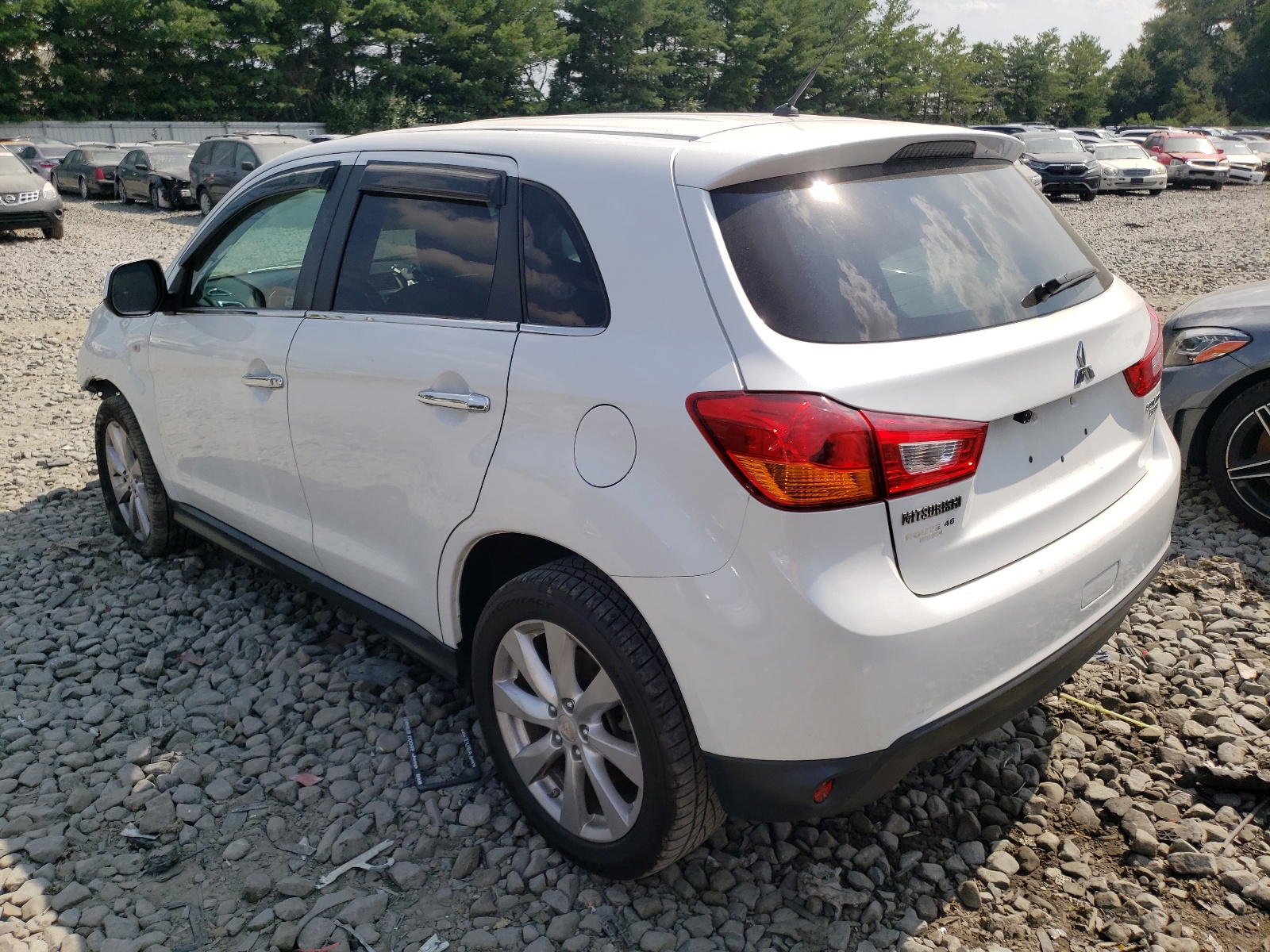 Photo 3 from auction – 2015 MITSUBISHI OUTLANDER with VIN 4A4AP3AUXFE002491