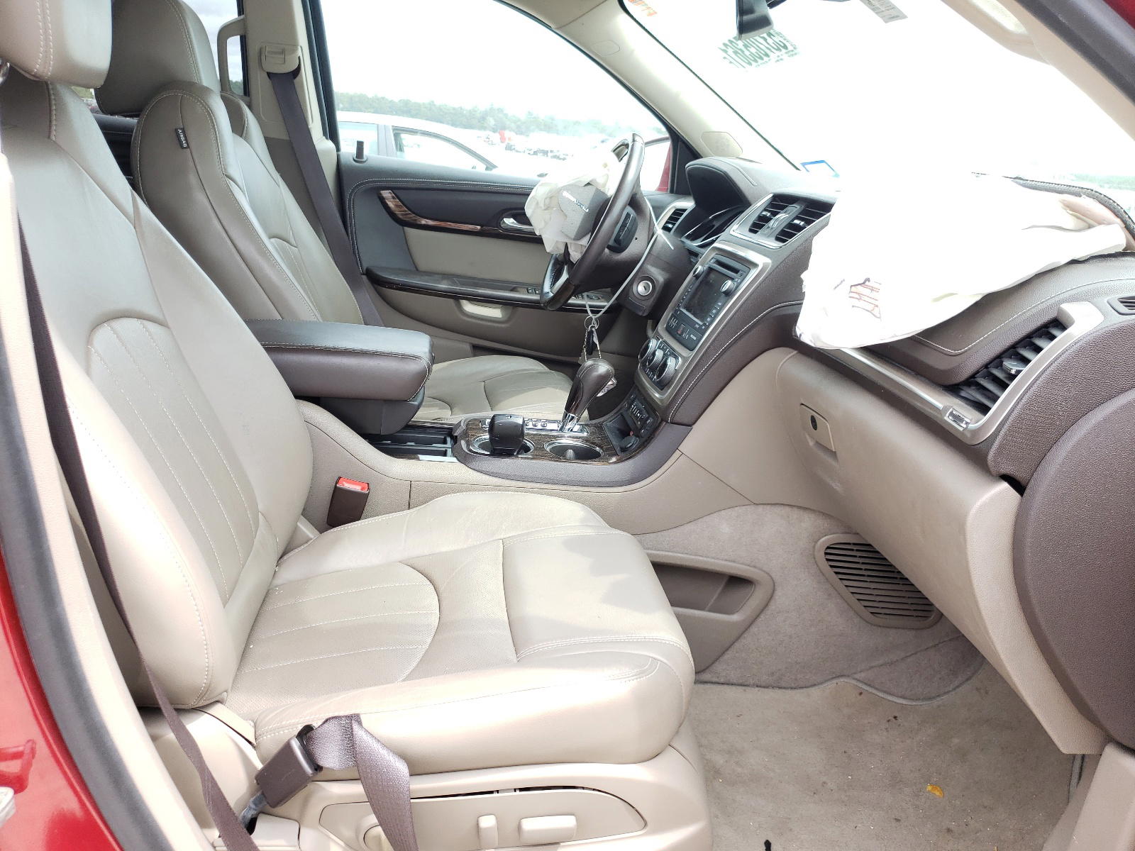 Photo 5 from auction – 2014 GMC ACADIA DEN with VIN 1GKKRTKD5EJ176872