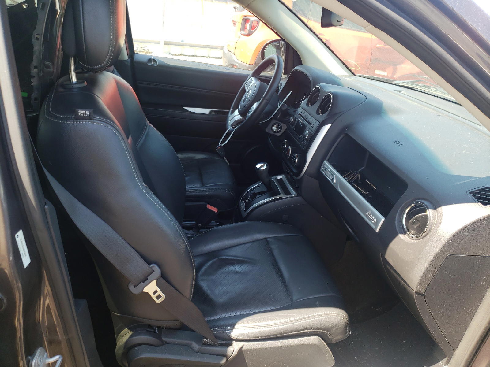 Photo 5 from auction – 2016 JEEP COMPASS LA with VIN 1C4NJDEB4GD552785