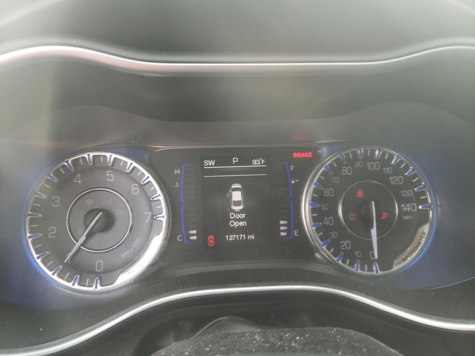 Photo 8 from auction – 2015 CHRYSLER 200 LIMITE with VIN 1C3CCCAB4FN657549