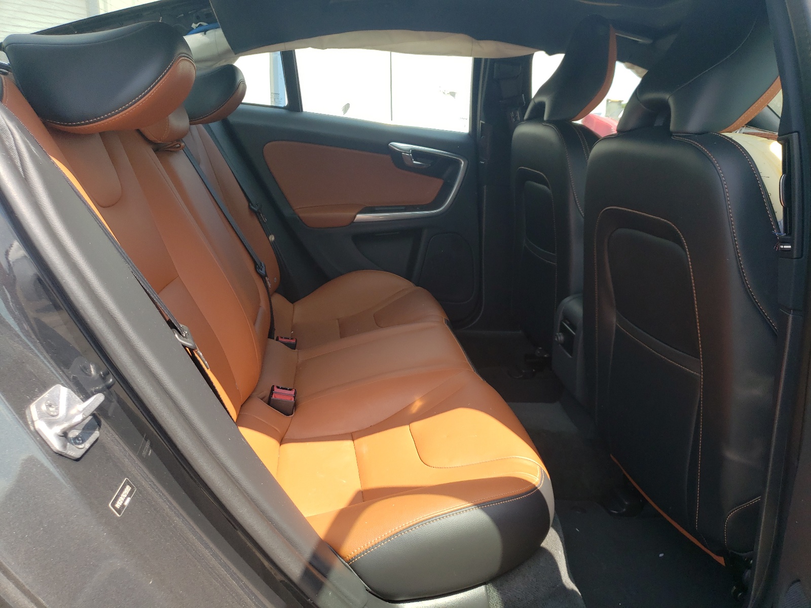 Photo 6 from auction – 2016 VOLVO S60 PREMIE with VIN YV1612TK7G2393133