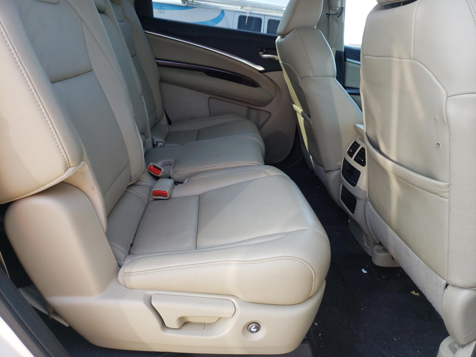 Photo 6 from auction – 2015 ACURA MDX with VIN 5FRYD4H21FB021372