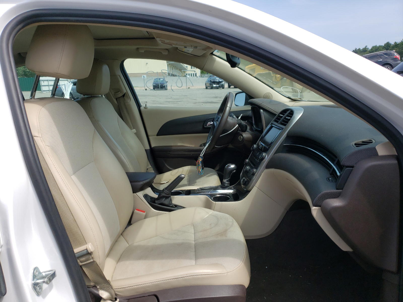 Photo 5 from auction – 2015 CHEVROLET MALIBU 2LT with VIN 1G11D5SLXFF233654