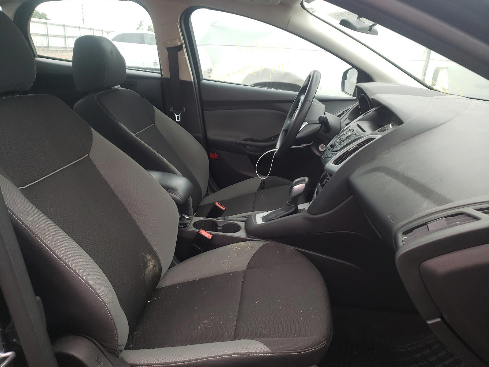 Photo 5 from auction – 2014 FORD FOCUS SE with VIN 1FADP3F22EL427523