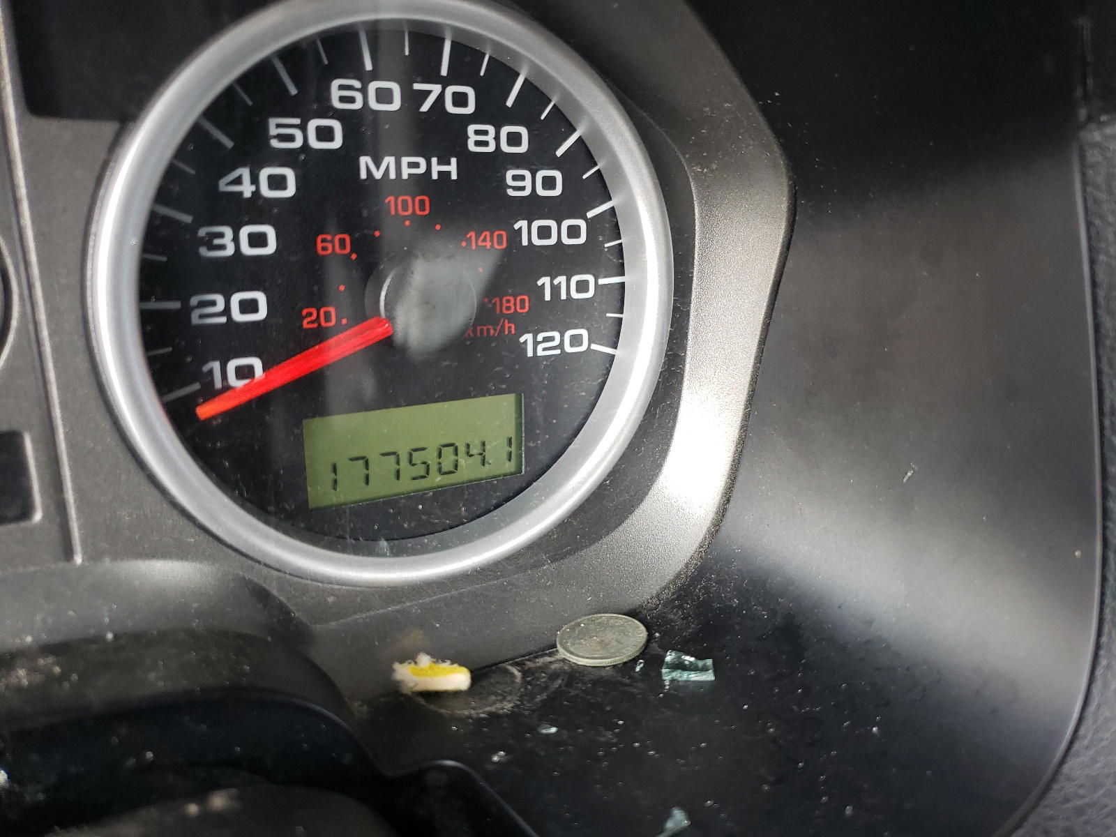Photo 8 from auction – 2005 FORD F150 with VIN 1FTPX04535KB99654