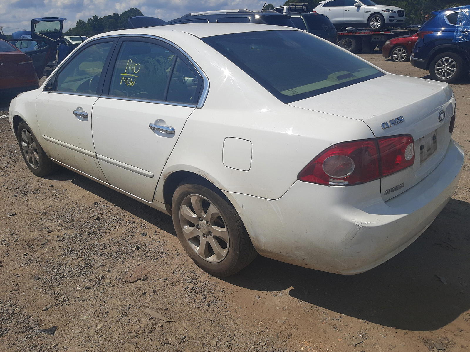 Photo 3 from auction – 2008 KIA OPTIMA LX with VIN KNAGE123285239302