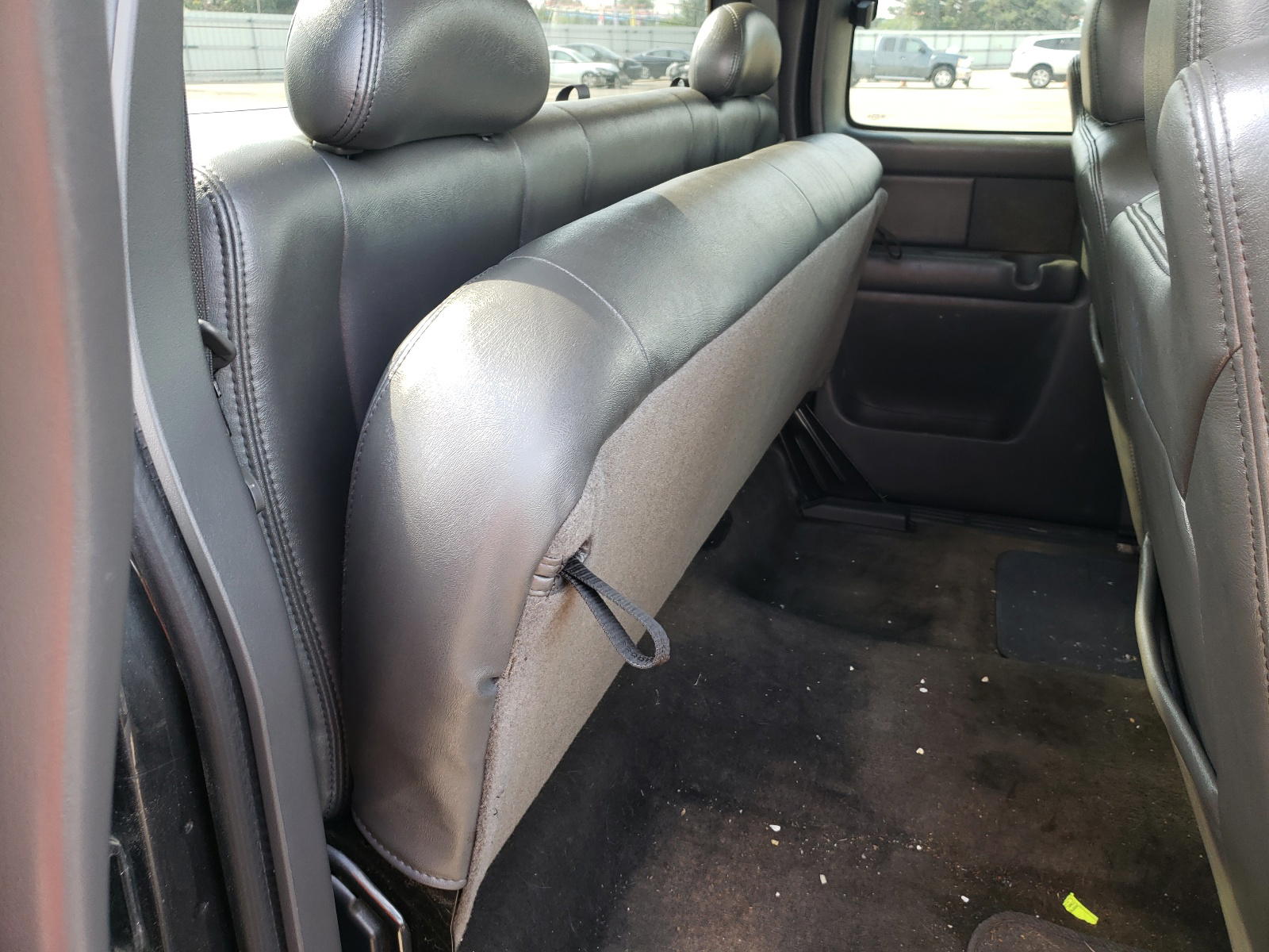 Photo 6 from auction – 2004 CHEVROLET SILVERADO with VIN 2GCEC19T241100062