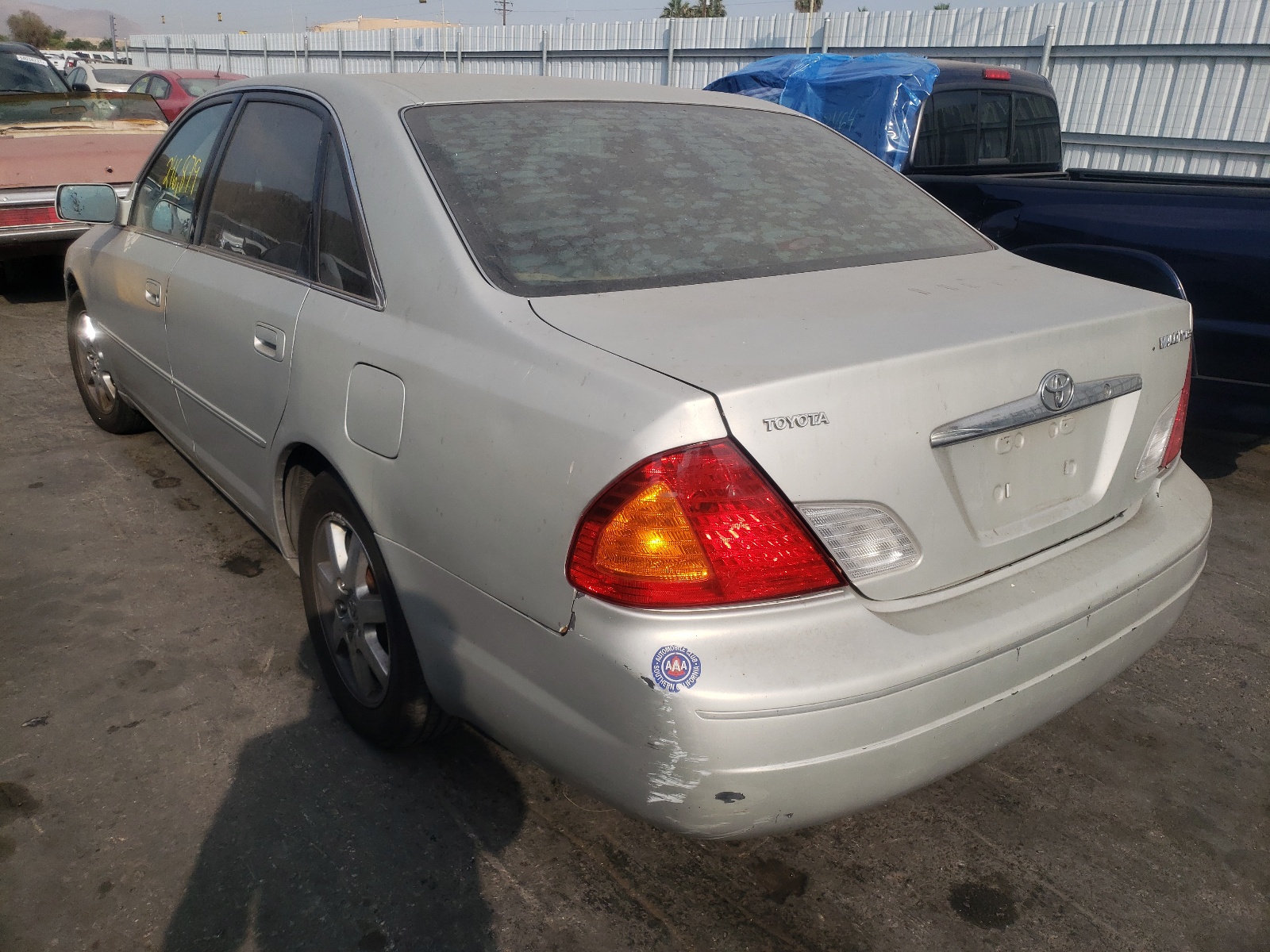 Photo 3 from auction – 2002 TOYOTA AVALON XL with VIN 4T1BF28B52U233646