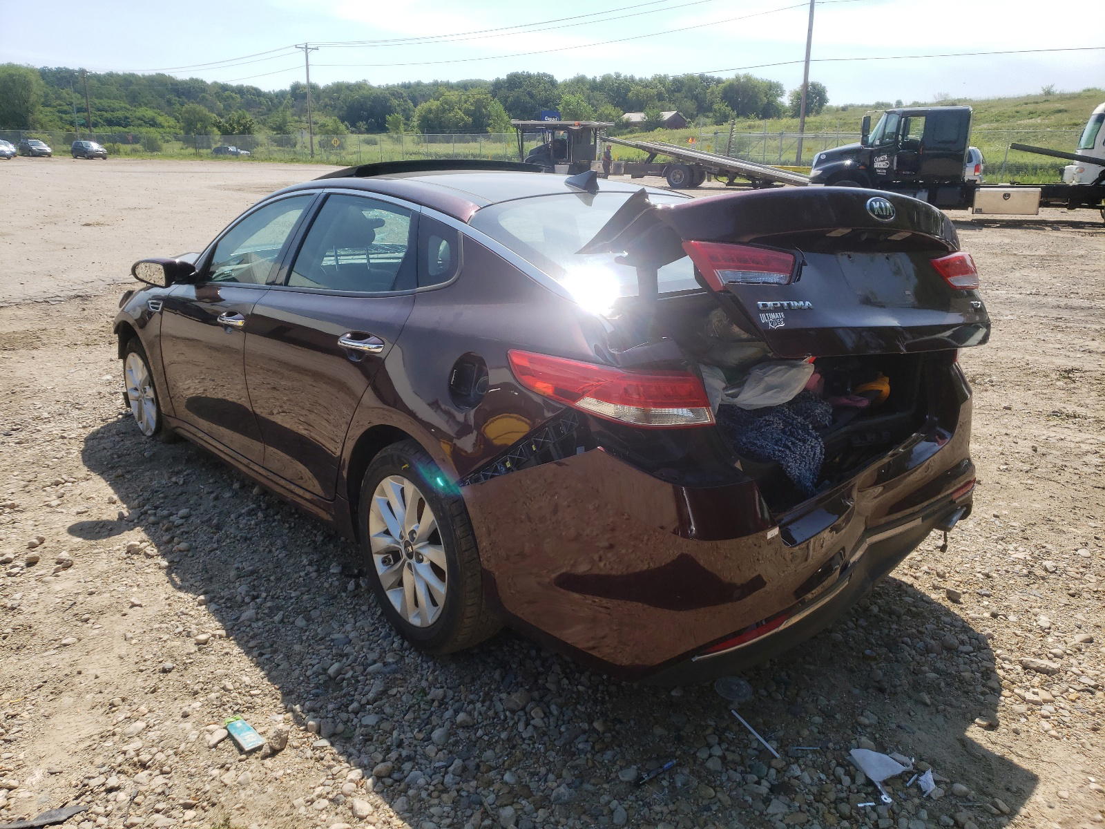Photo 3 from auction – 2016 KIA OPTIMA EX with VIN 5XXGU4L37GG085458