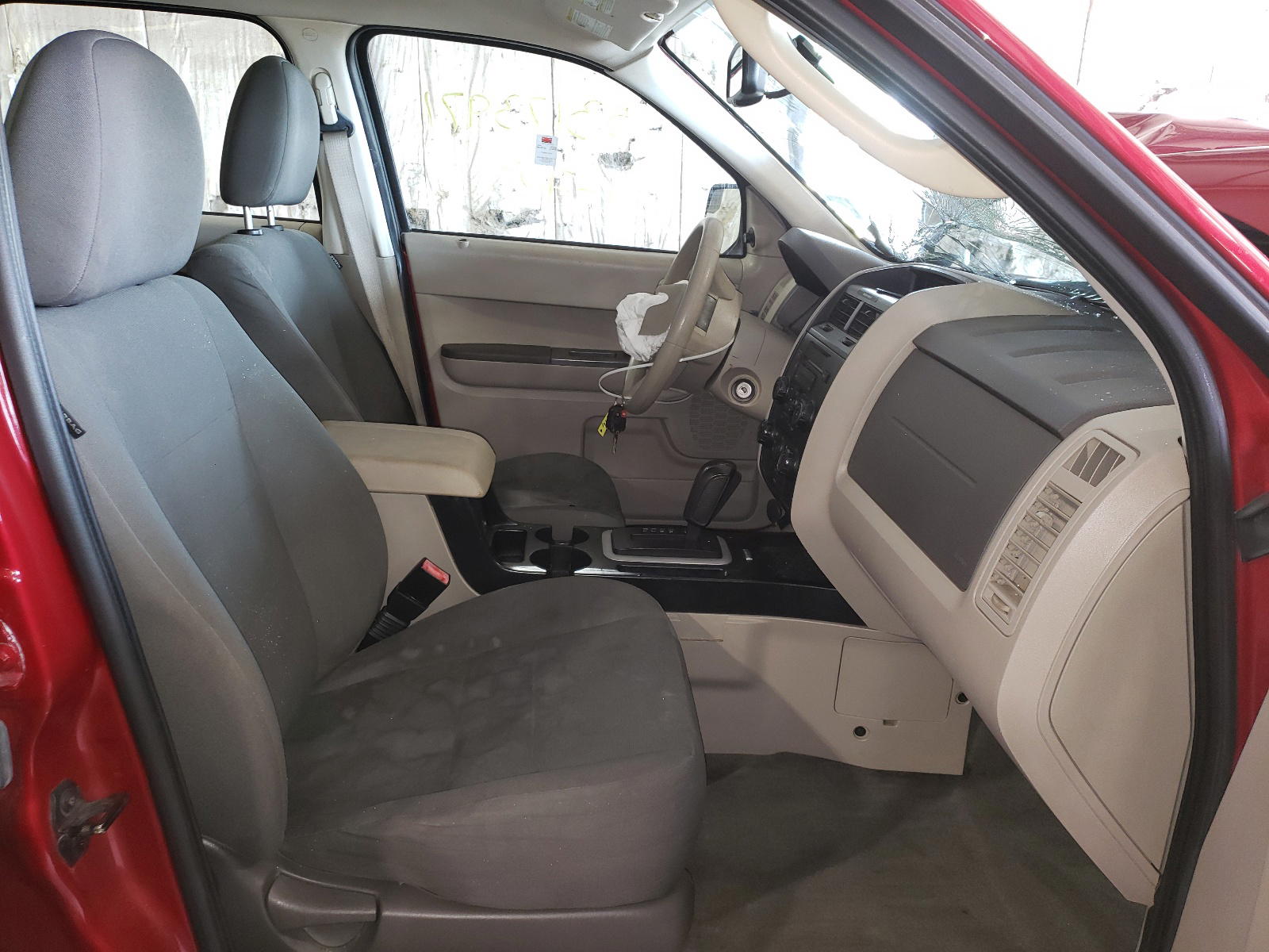 Photo 5 from auction – 2011 FORD ESCAPE XLS with VIN 1FMCU0C73BKB75291