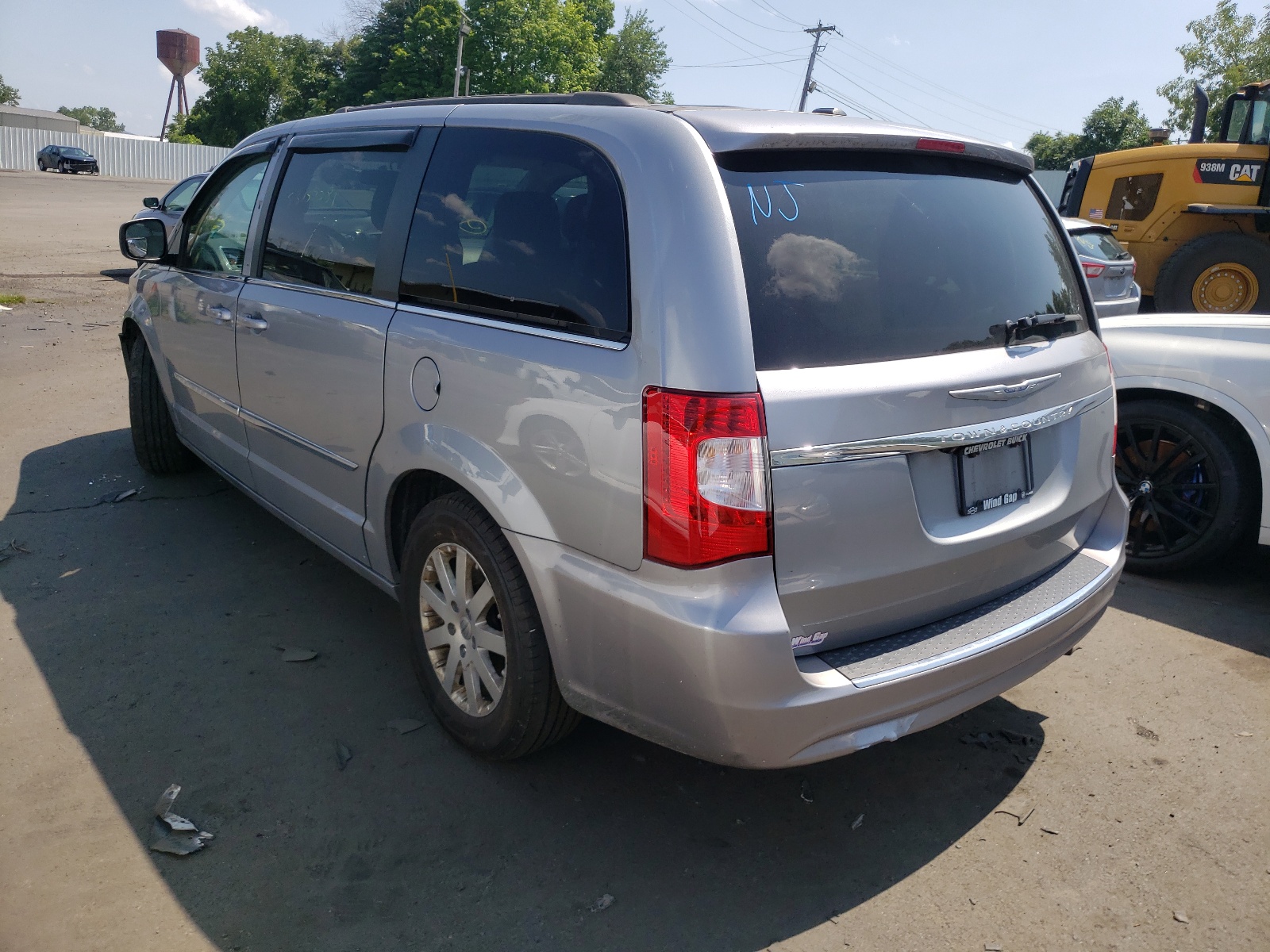 Photo 3 from auction – 2015 CHRYSLER TOWN & COU with VIN 2C4RC1BG4FR513703