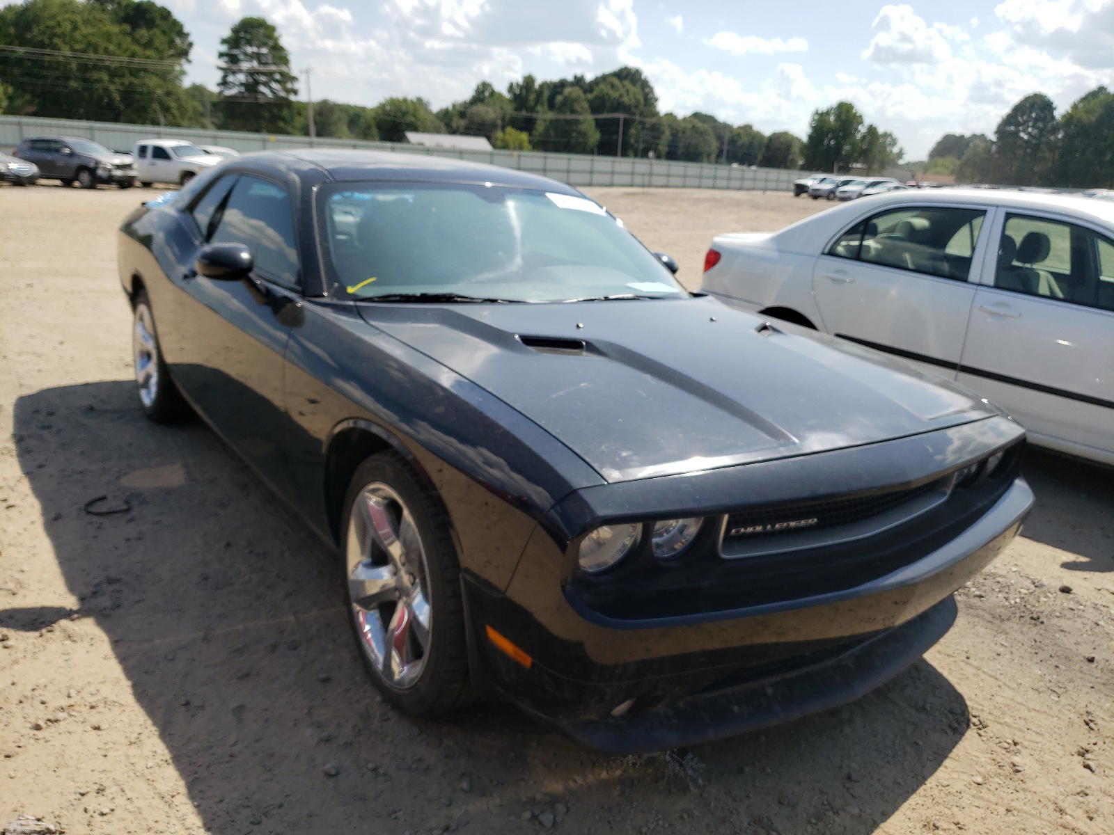 DODGE CHALLENGER 2013 with VIN 2C3CDYAG3DH500977 - Photo from auction