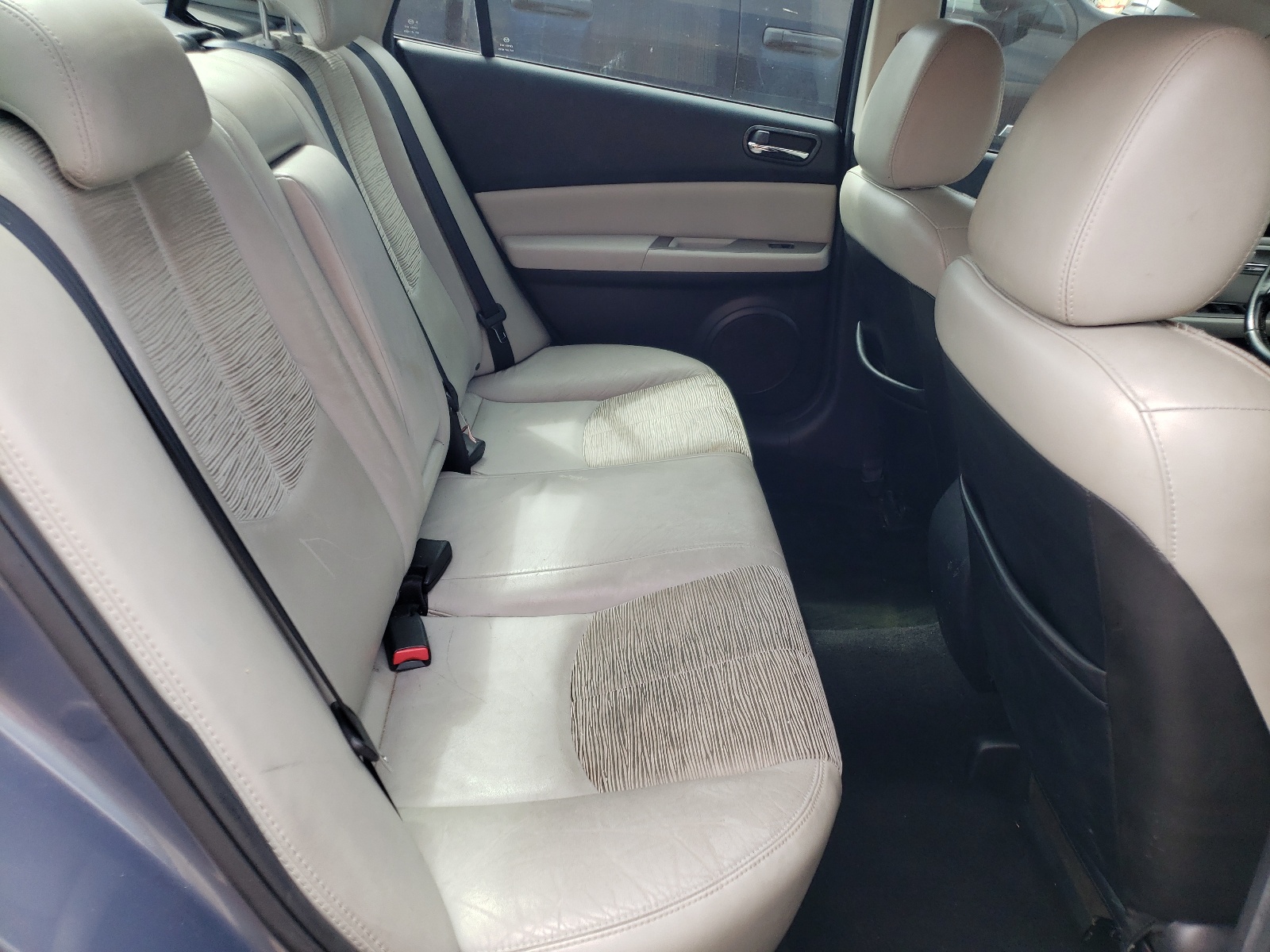 Foto 6 de la subasta – 2009 MAZDA 6 I con VIN 1YVHP82A595M41880