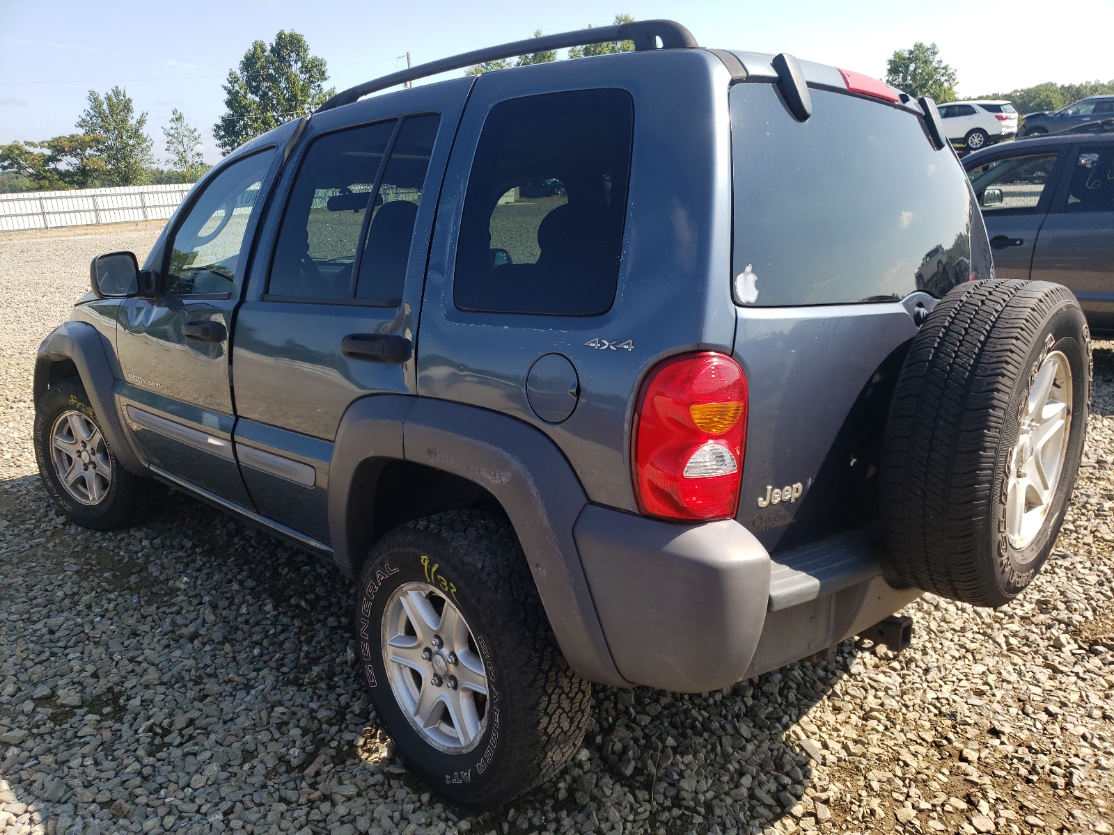 Photo 3 from auction – 2002 JEEP LIBERTY SP with VIN 1J4GL48K22W256637