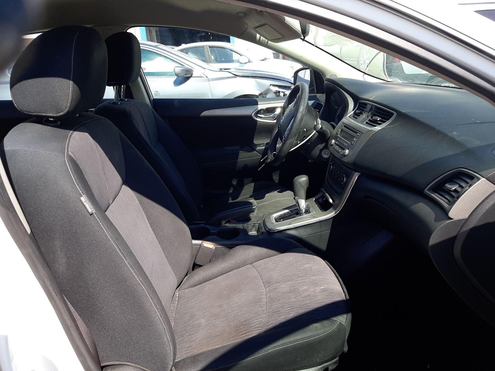 Photo 5 from auction – 2014 NISSAN SENTRA S with VIN 3N1AB7AP0EY269022